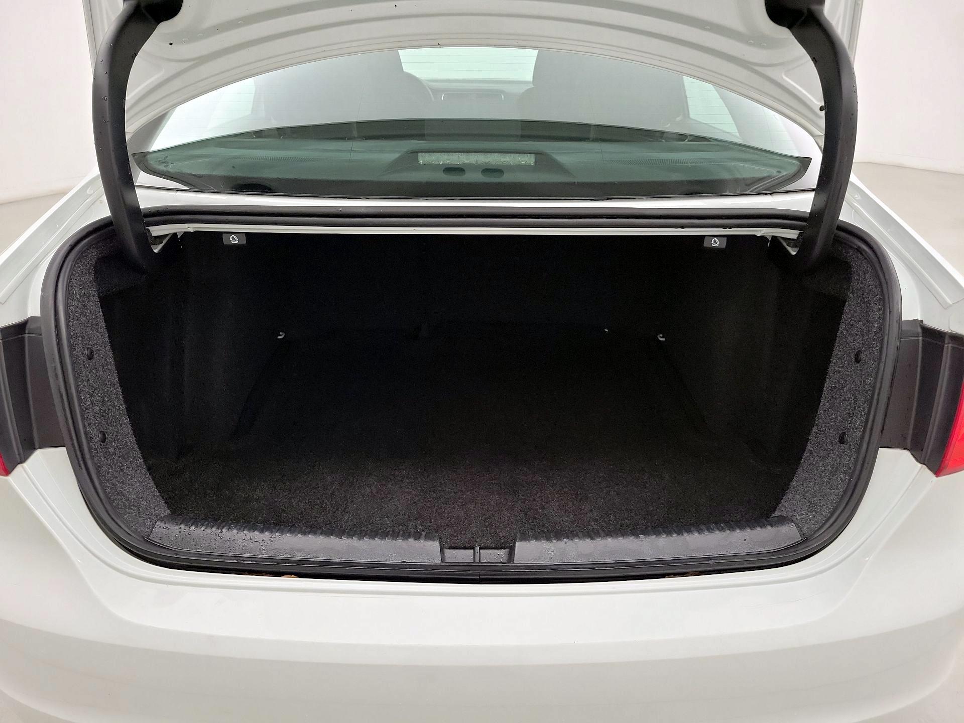 Thumbnail: 2014 Volkswagen Jetta - 19