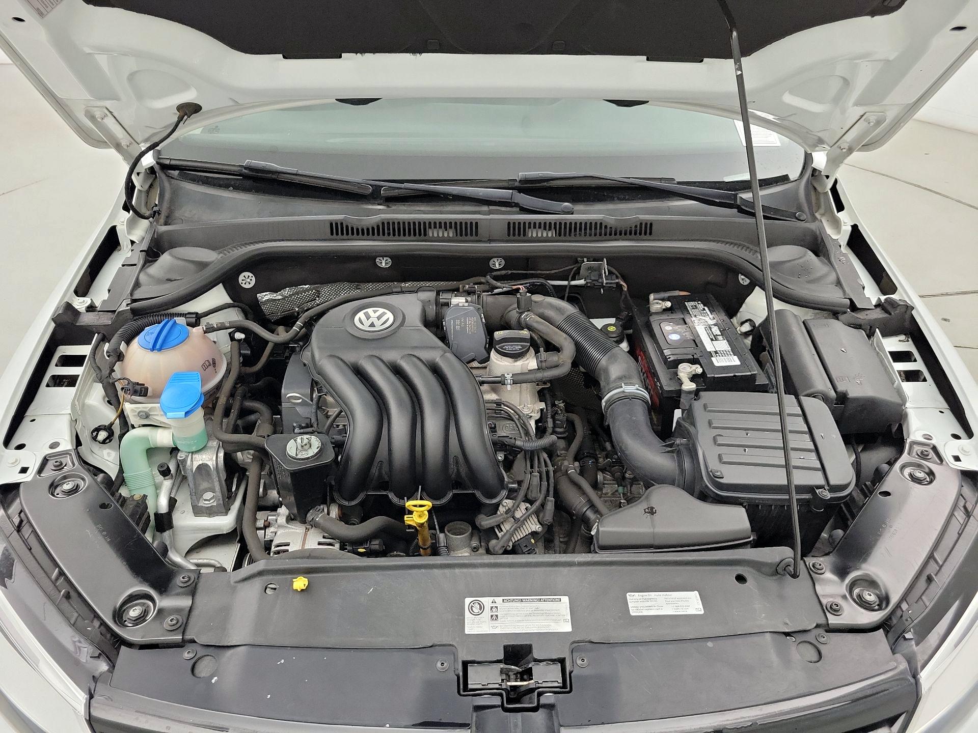 Thumbnail: 2014 Volkswagen Jetta - 20