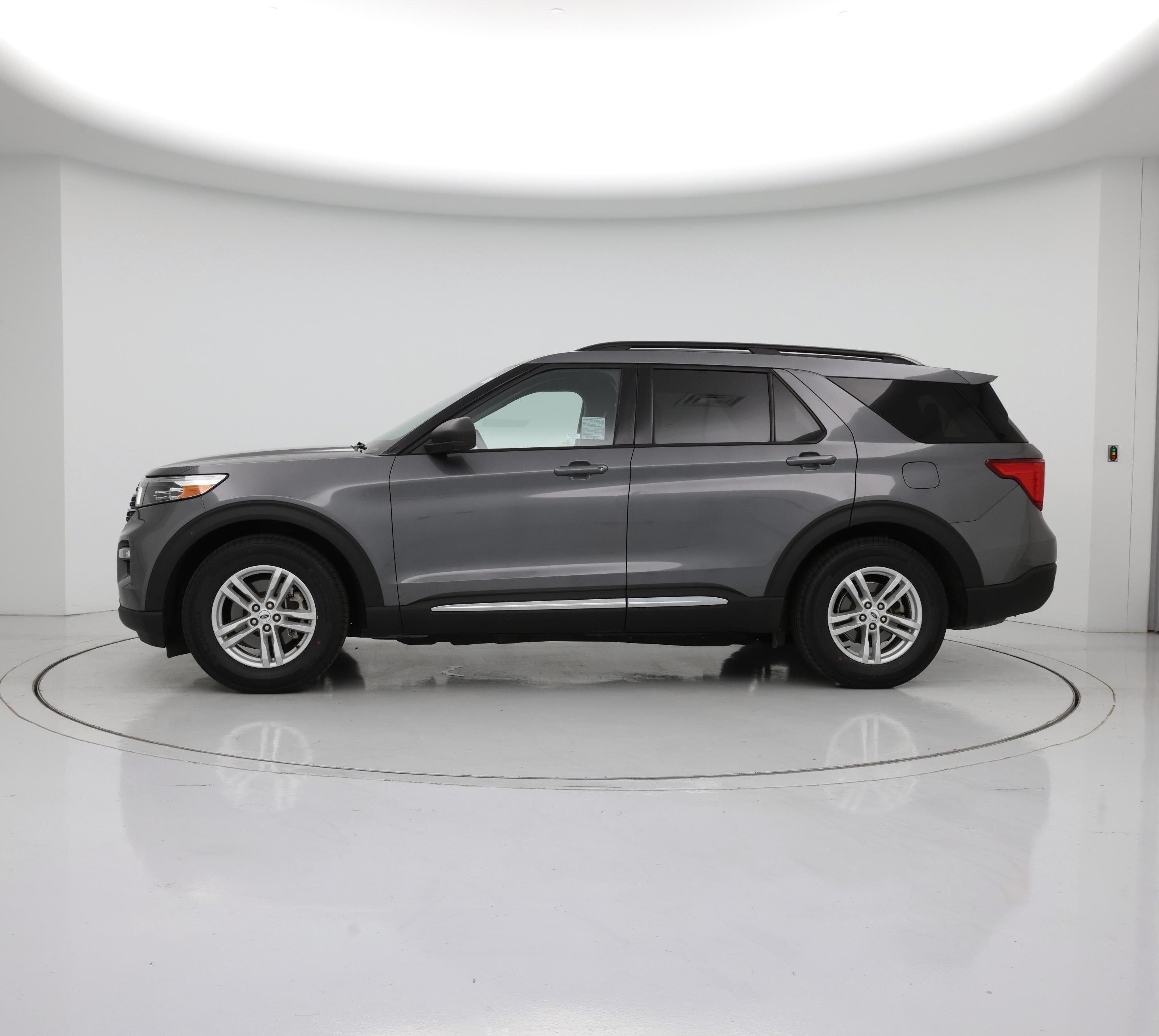 Thumbnail: 2021 Ford Explorer - 3