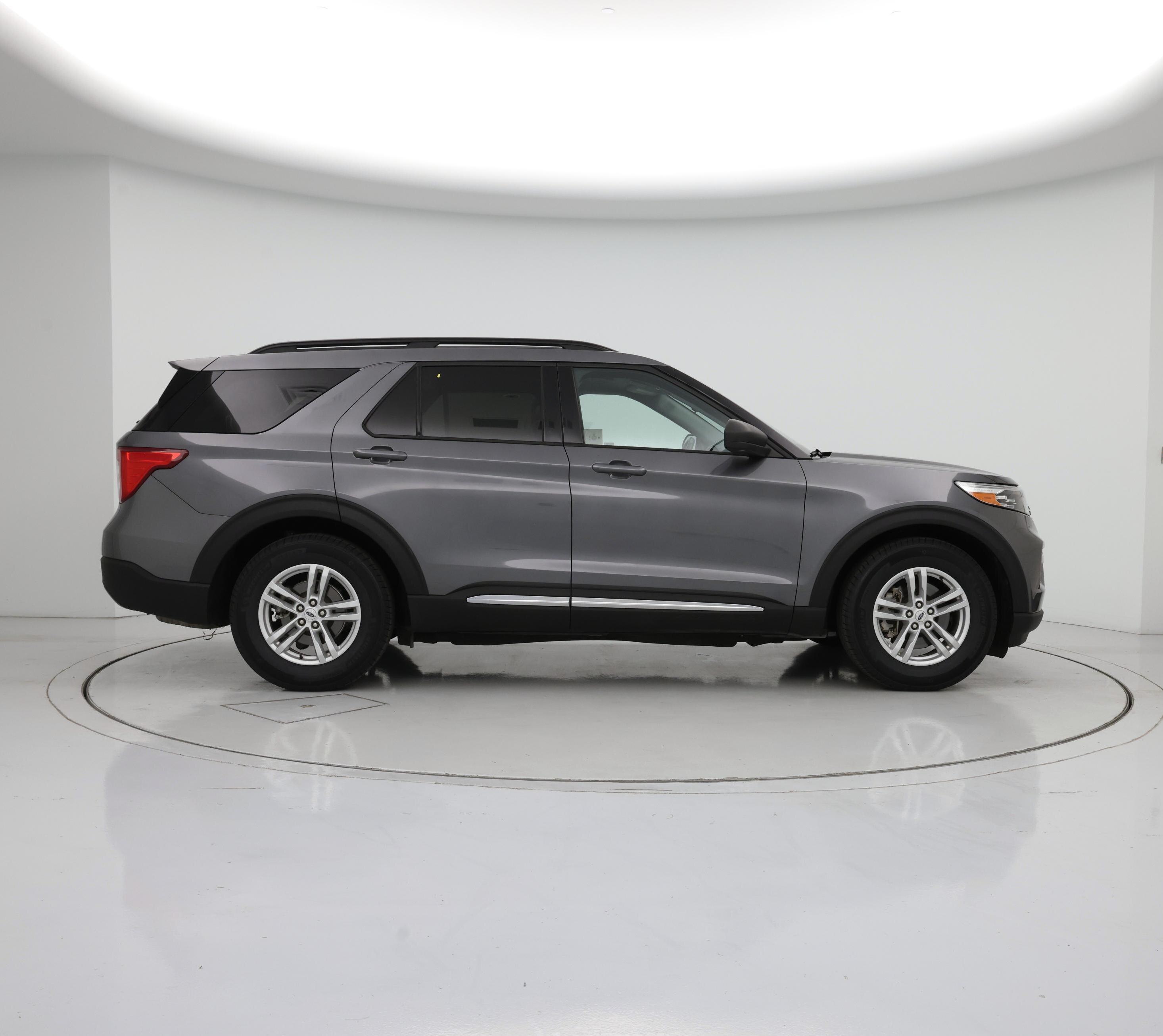 Thumbnail: 2021 Ford Explorer - 7
