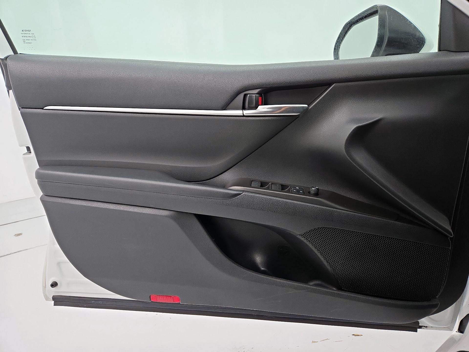 Thumbnail: 2021 Toyota Camry - 12