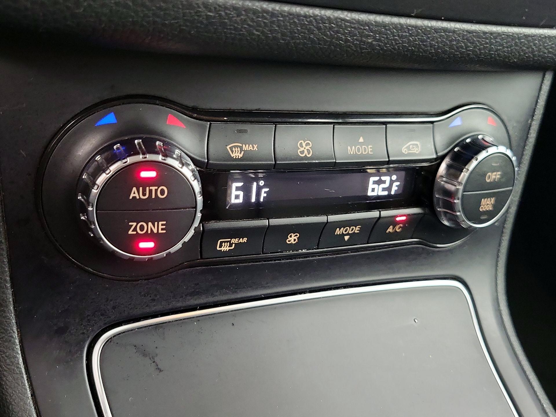 Thumbnail: 2015 Mercedes-Benz B-Class - 16