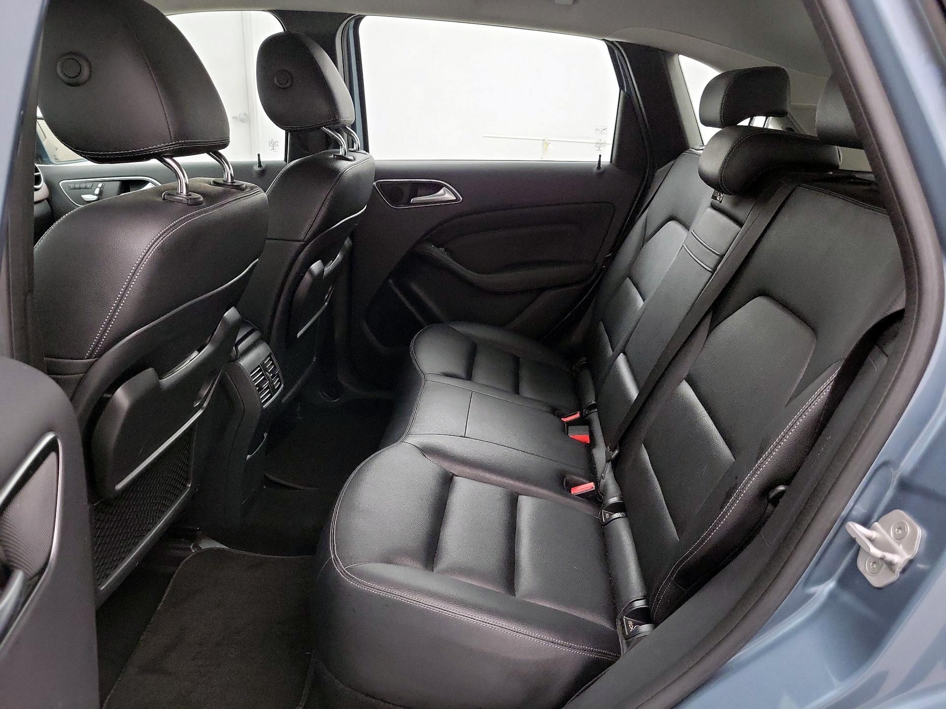 Thumbnail: 2015 Mercedes-Benz B-Class - 19