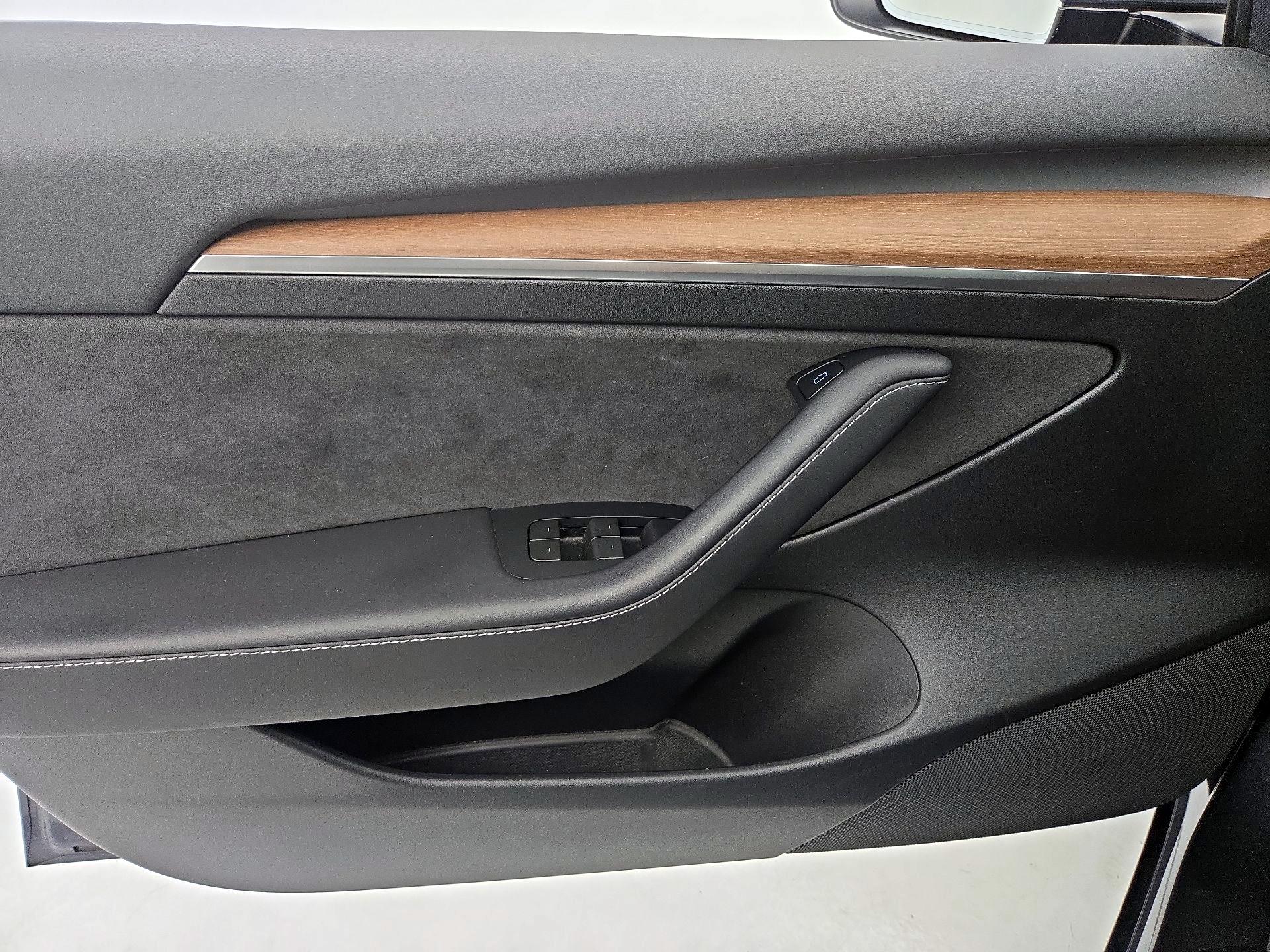 Thumbnail: 2023 Tesla Model 3 - 12