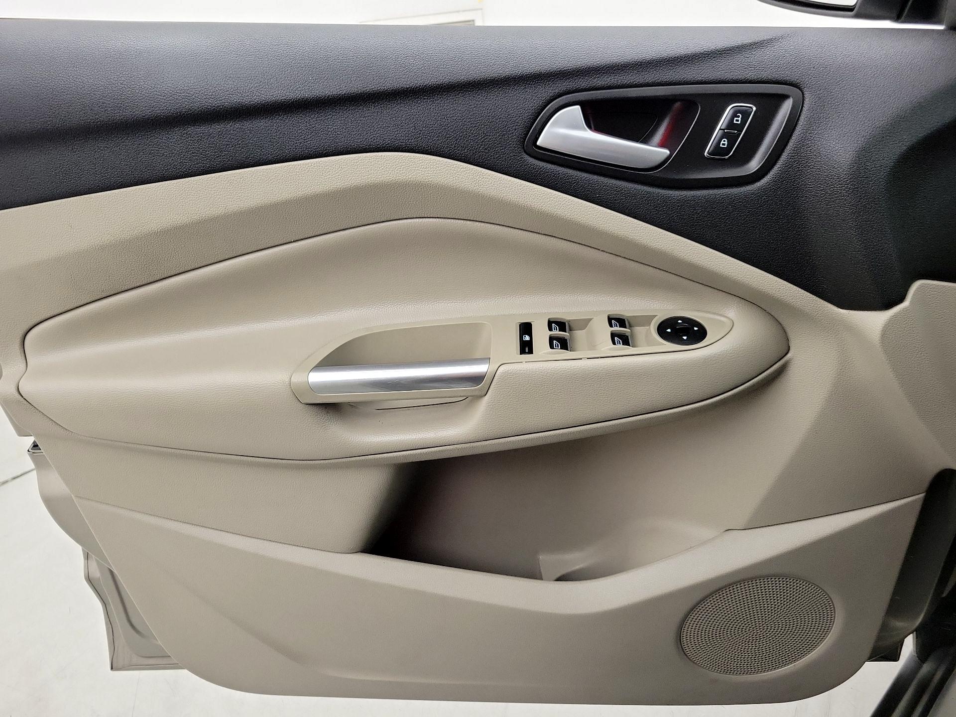 Thumbnail: 2016 Ford C-Max - 12