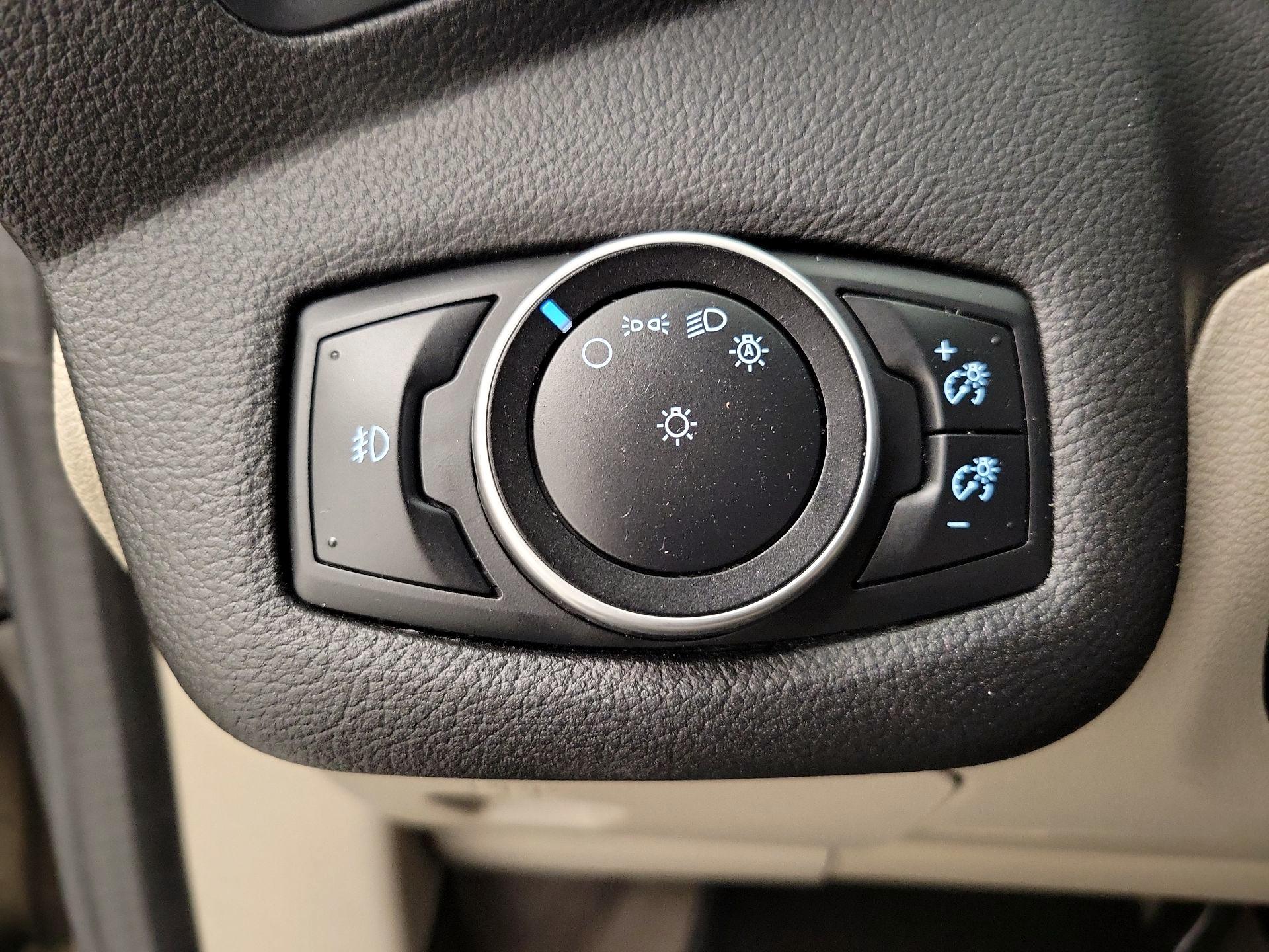 Thumbnail: 2016 Ford C-Max - 13