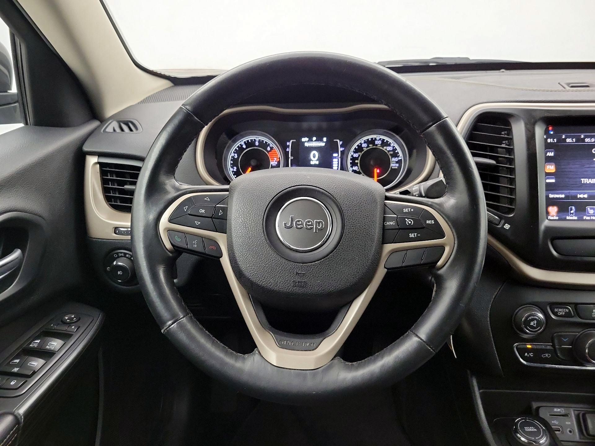 Thumbnail: 2016 Jeep Cherokee - 10