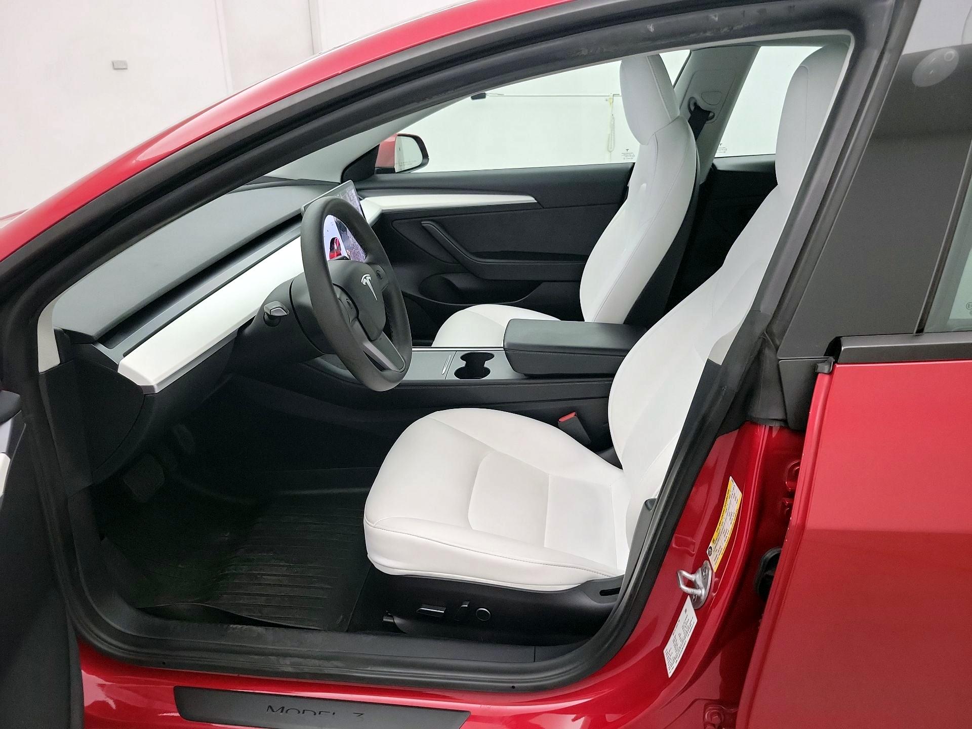 Thumbnail: 2022 Tesla Model 3 - 11