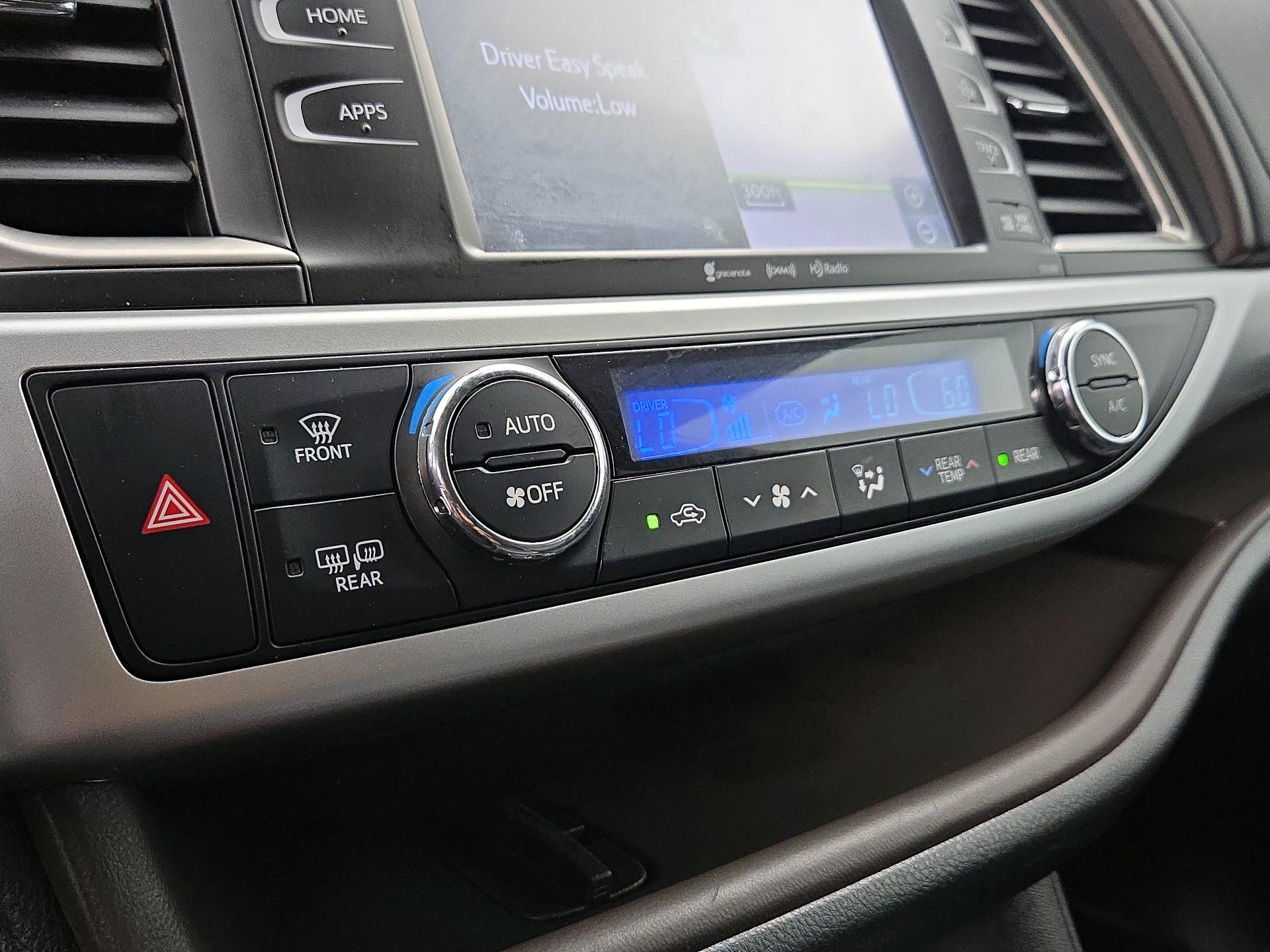 Thumbnail: 2019 Toyota Highlander - 17