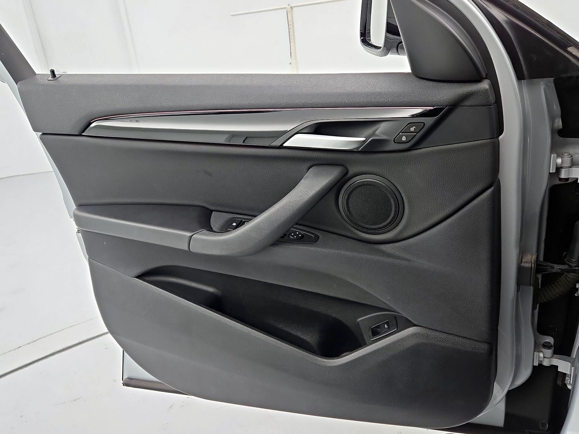 Thumbnail: 2020 BMW X2 - 12