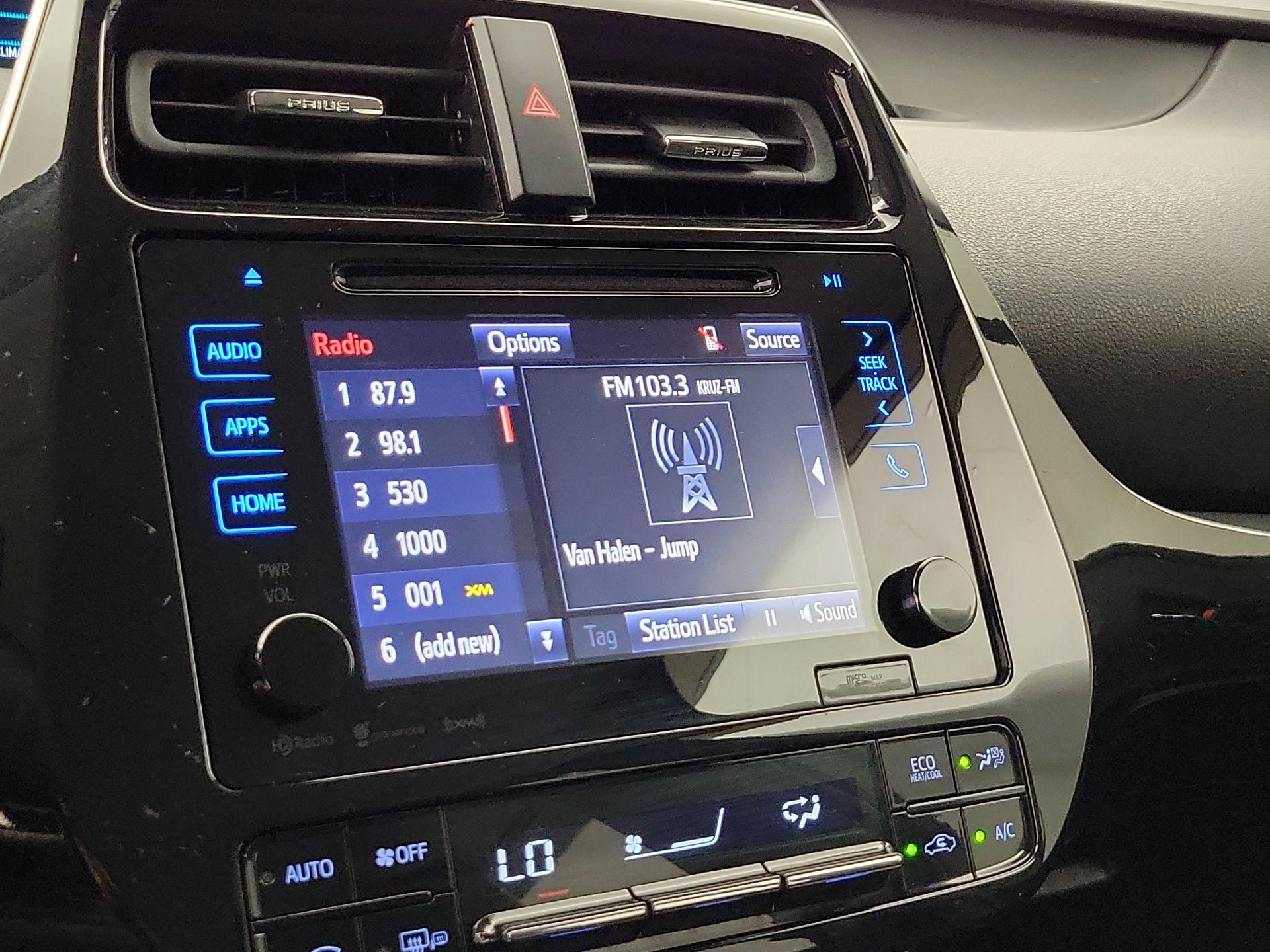 Thumbnail: 2018 Toyota Prius - 15