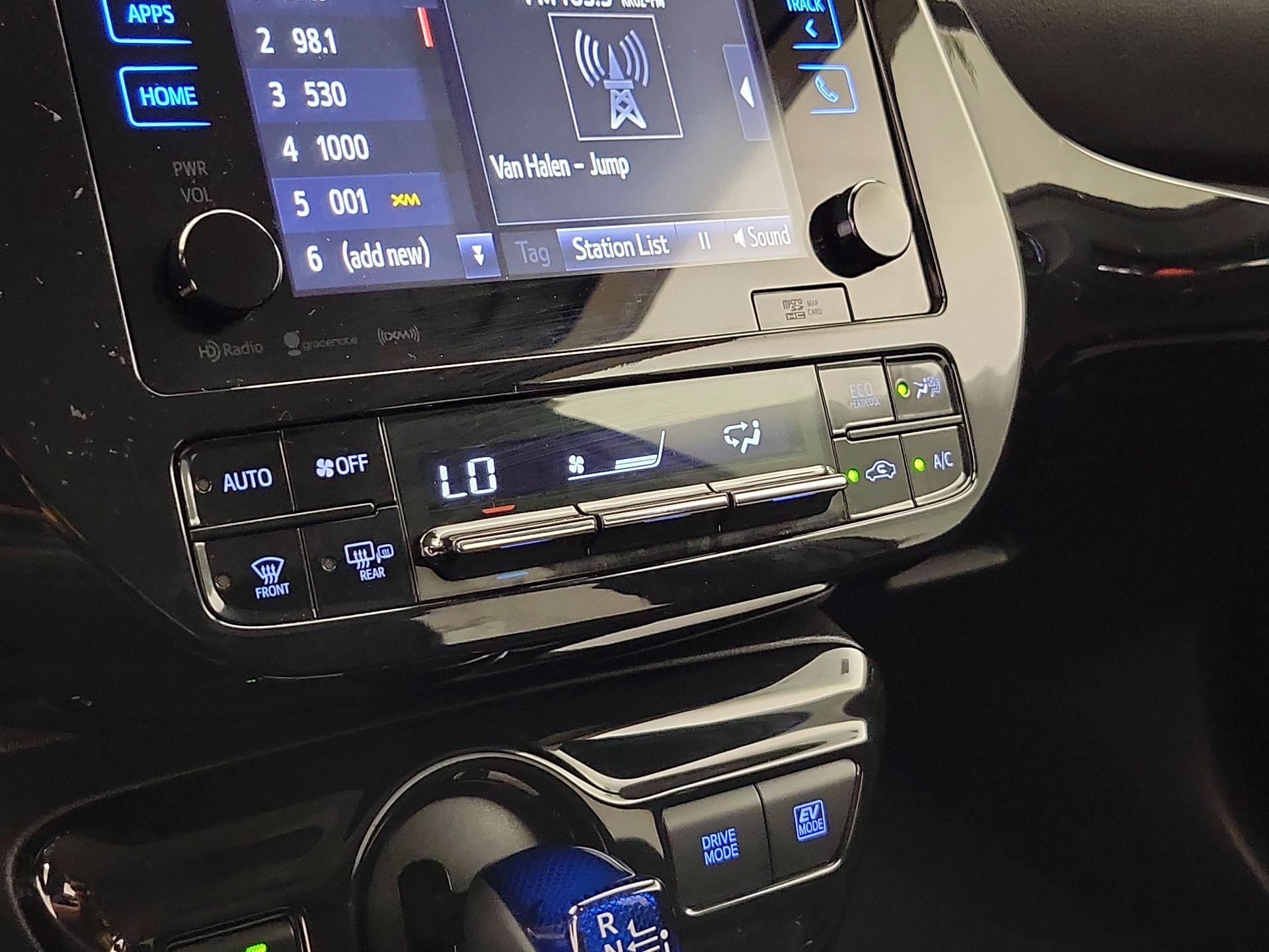 Thumbnail: 2018 Toyota Prius - 16