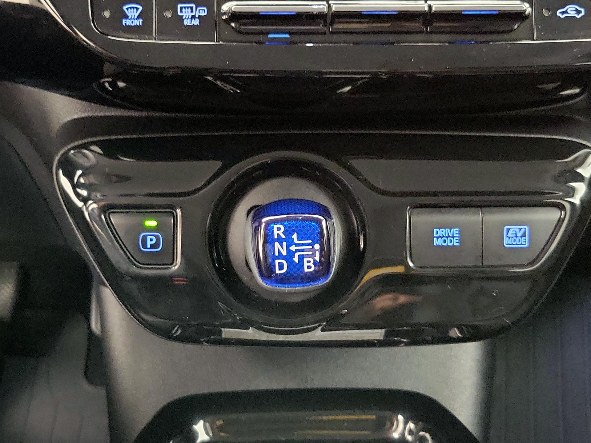 Thumbnail: 2018 Toyota Prius - 17