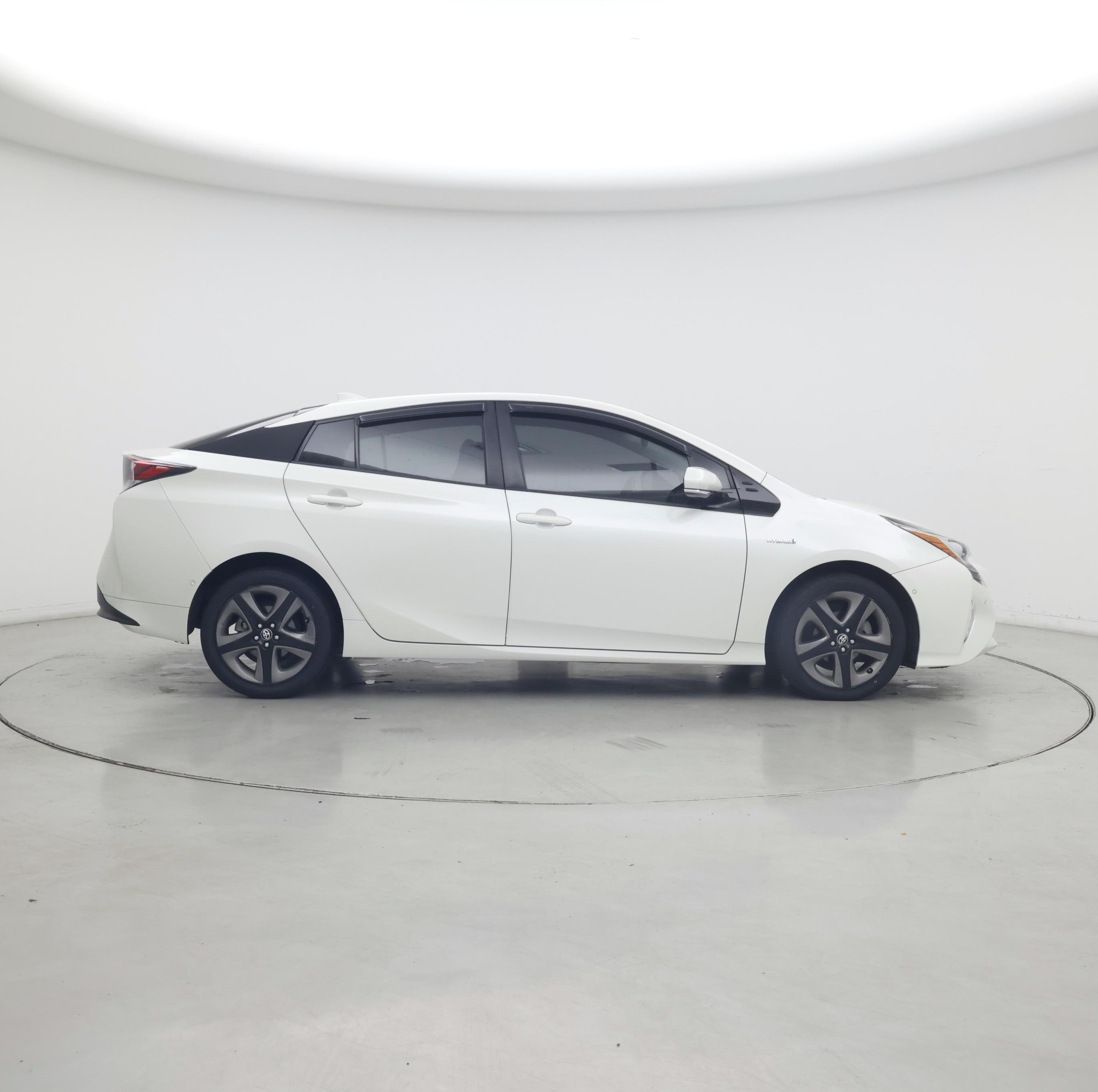 Thumbnail: 2018 Toyota Prius - 7