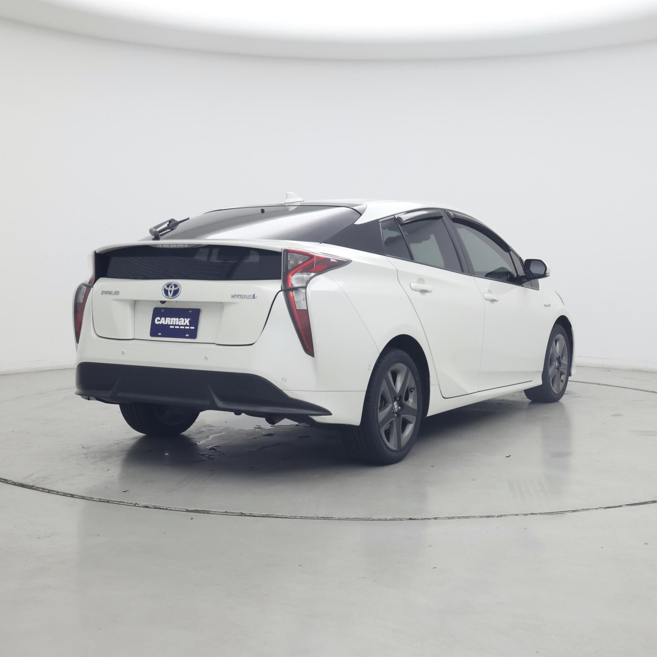 Thumbnail: 2018 Toyota Prius - 8
