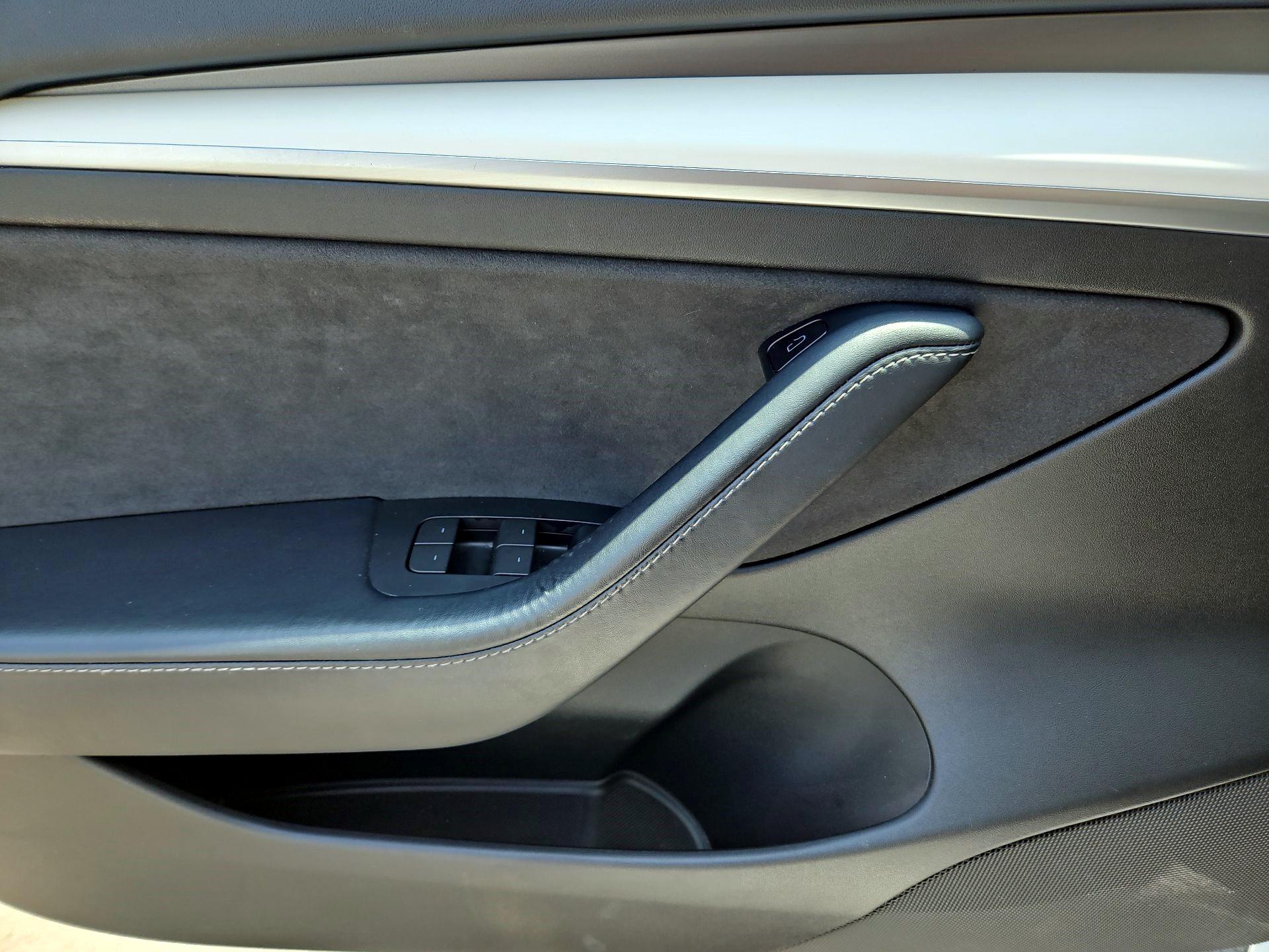 Thumbnail: 2023 Tesla Model 3 - 10