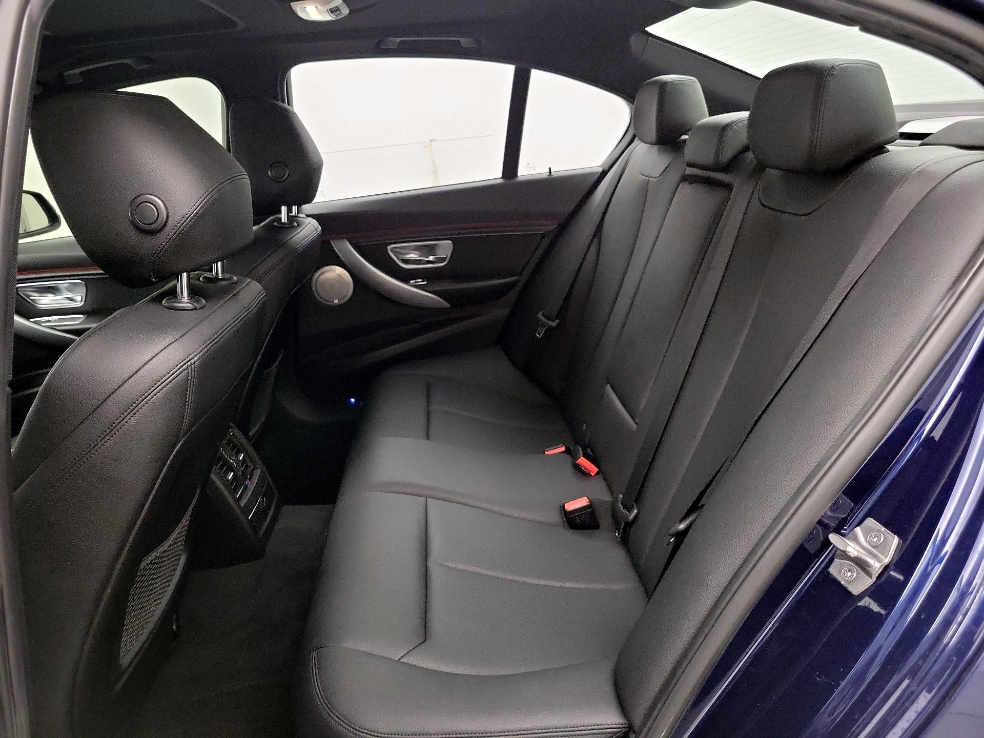 Thumbnail: 2017 BMW 3 Series - 20