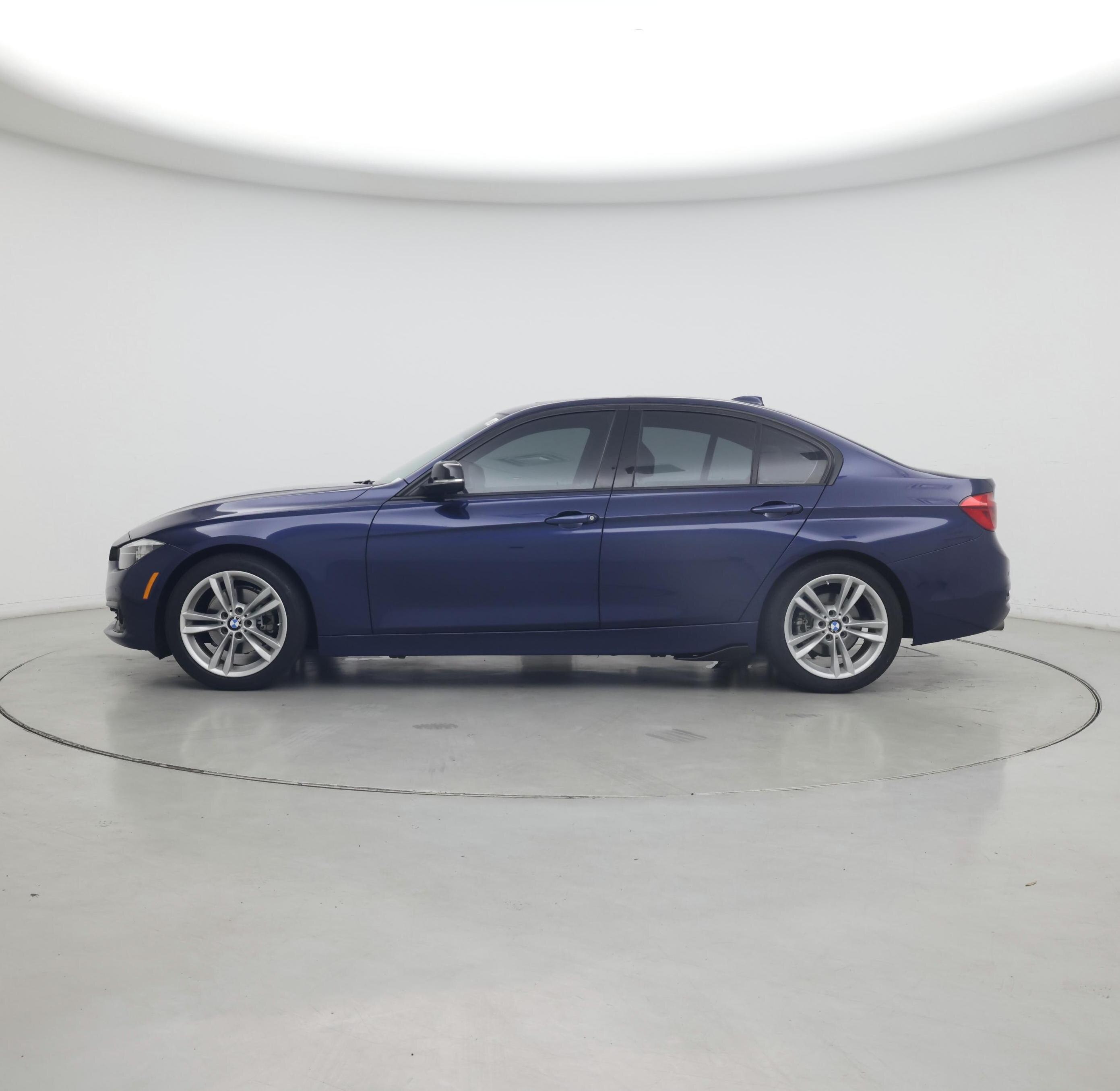 Thumbnail: 2017 BMW 3 Series - 3