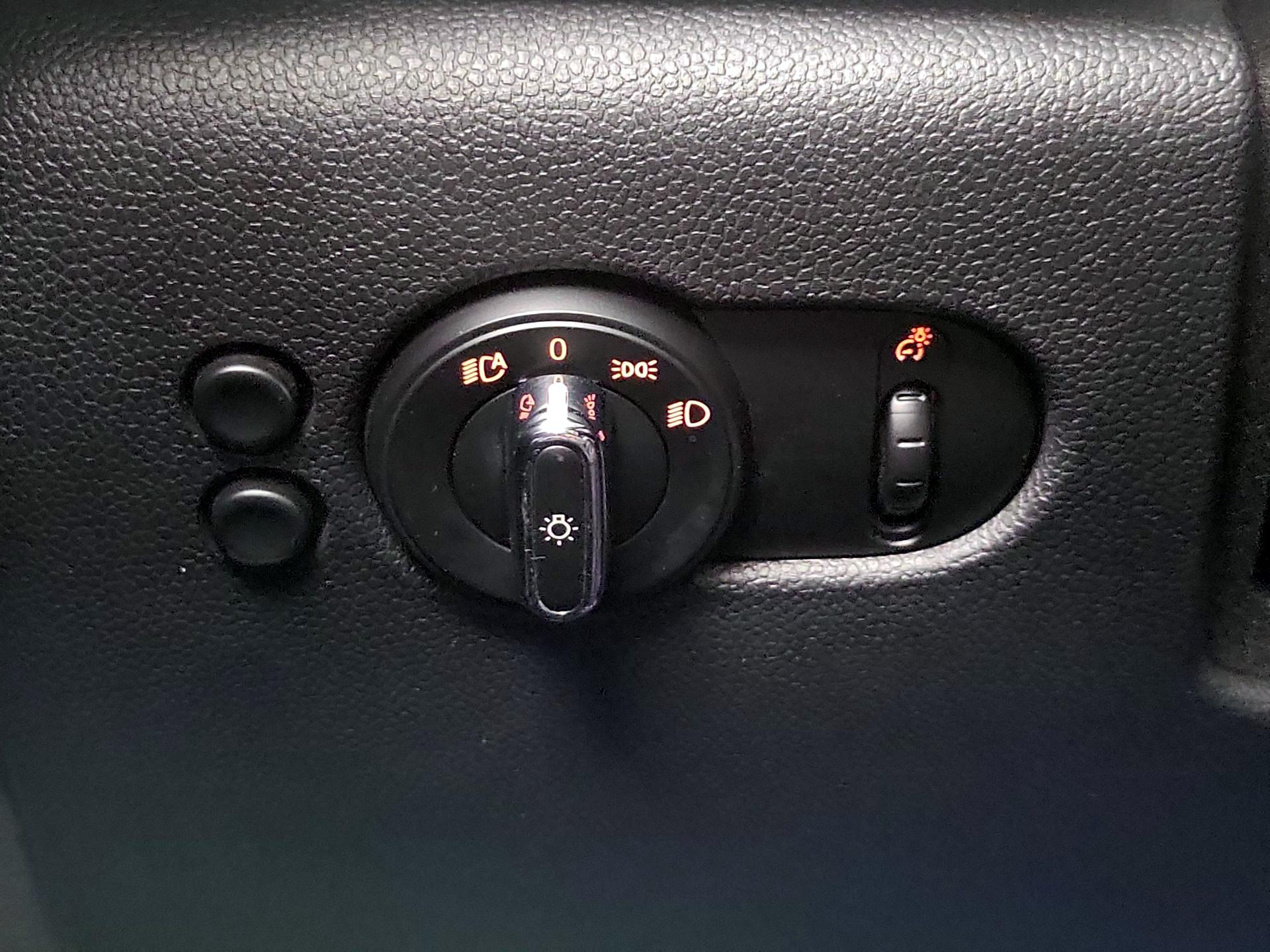 Thumbnail: 2019 MINI Cooper Hardtop - 13
