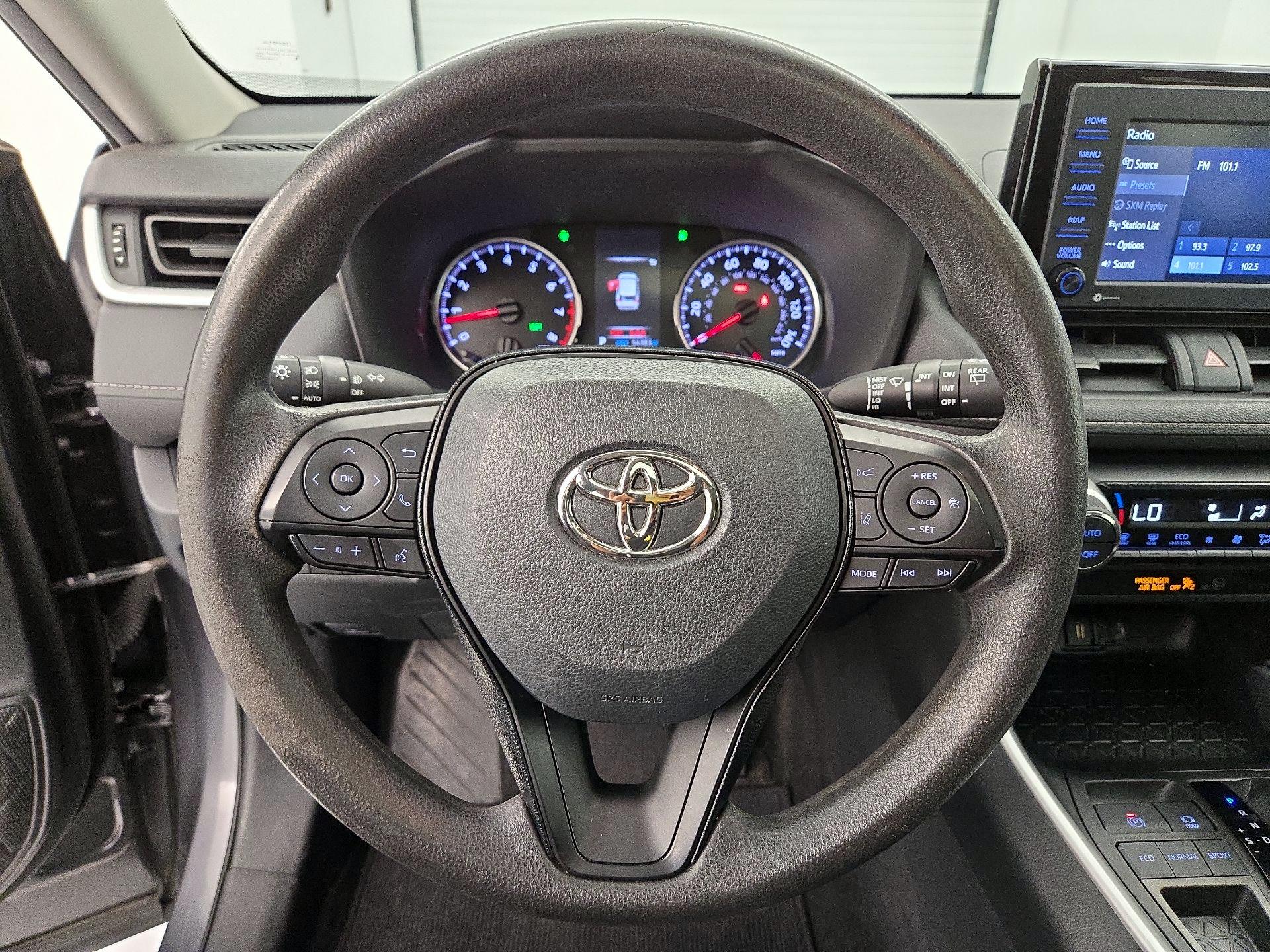 Thumbnail: 2021 Toyota RAV4 - 10