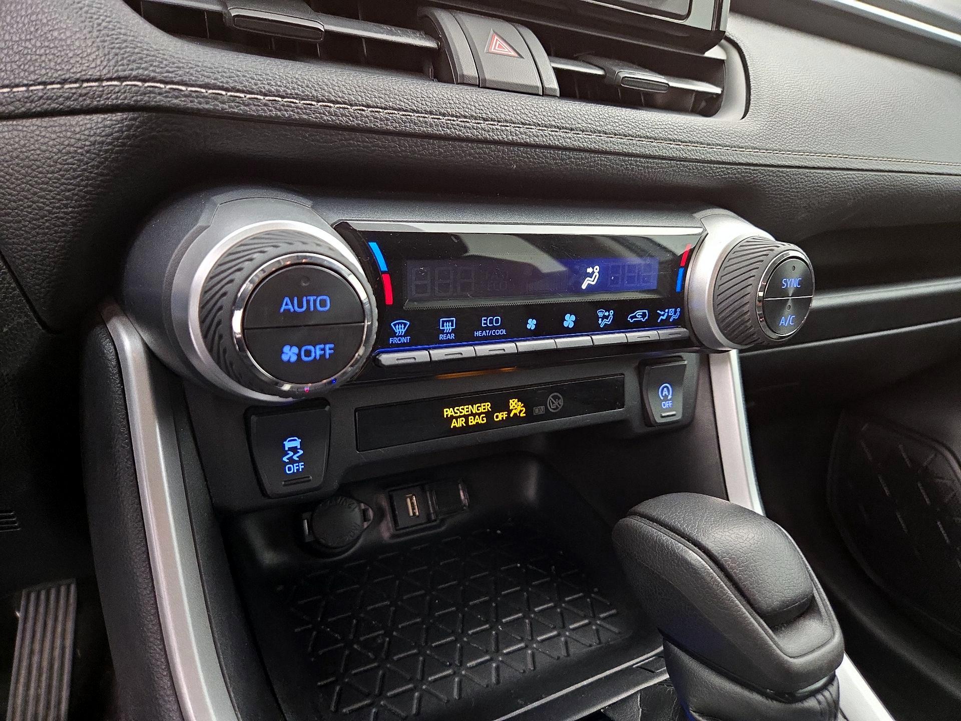 Thumbnail: 2021 Toyota RAV4 - 16