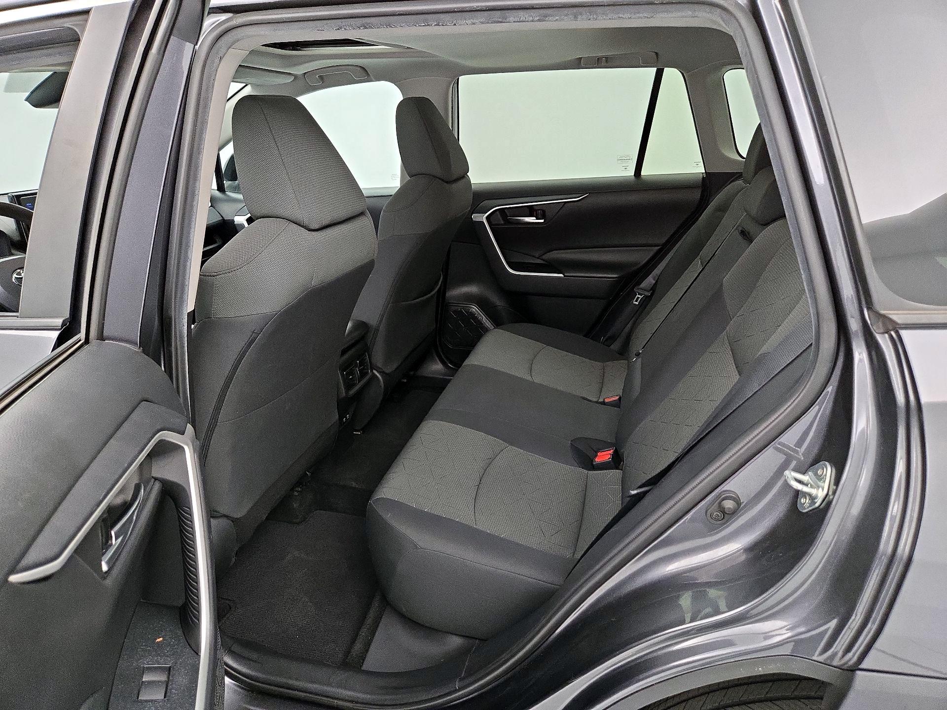 Thumbnail: 2021 Toyota RAV4 - 20