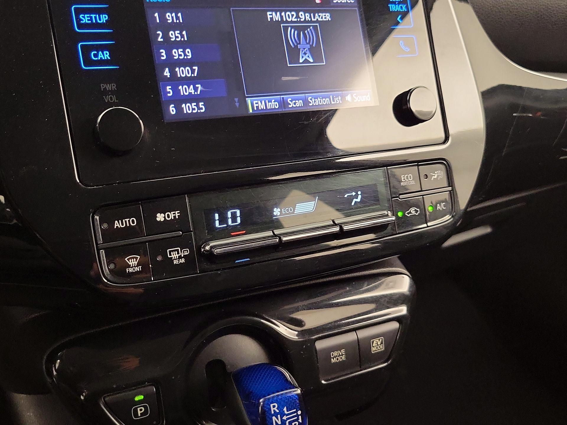 Thumbnail: 2017 Toyota Prius - 16