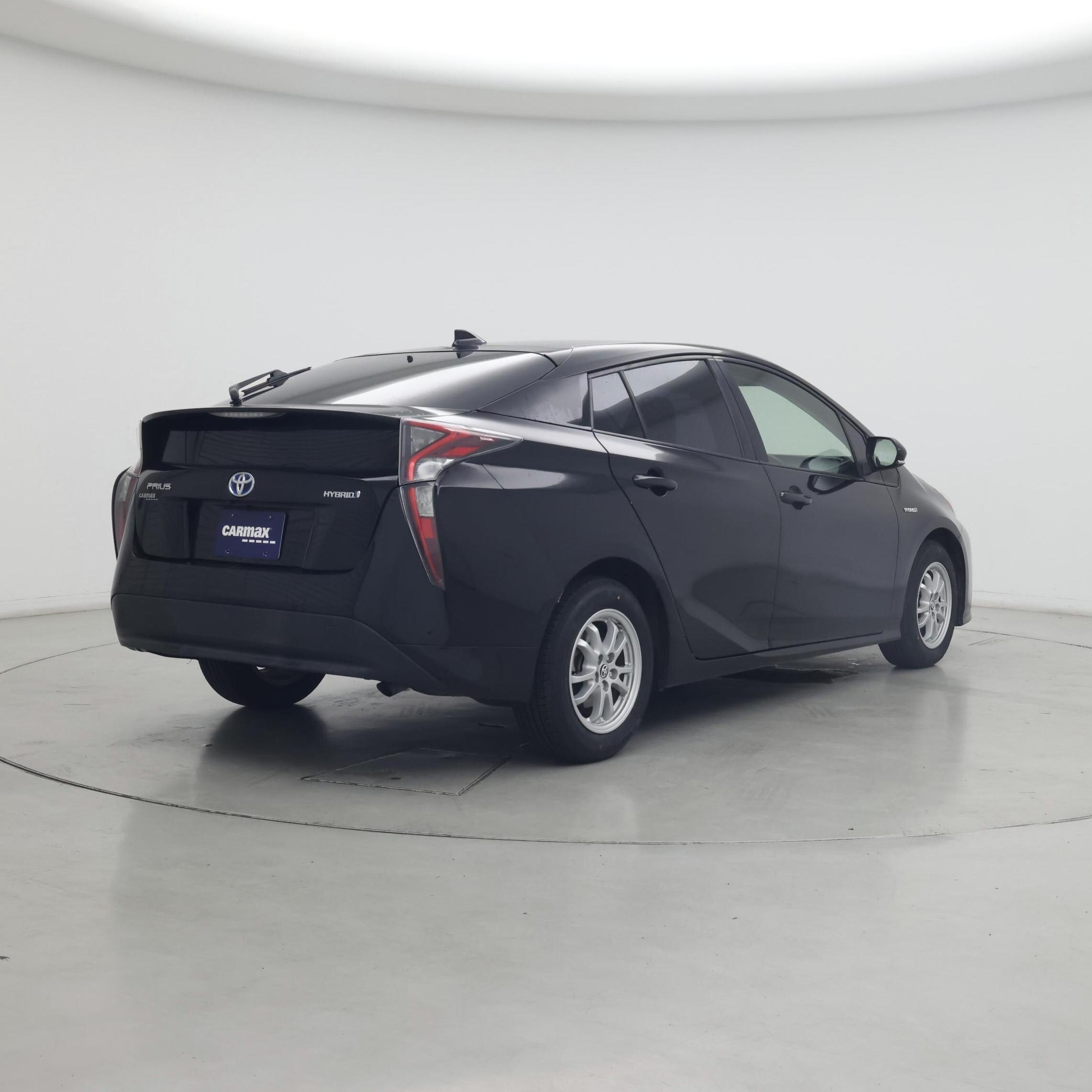 Thumbnail: 2017 Toyota Prius - 8
