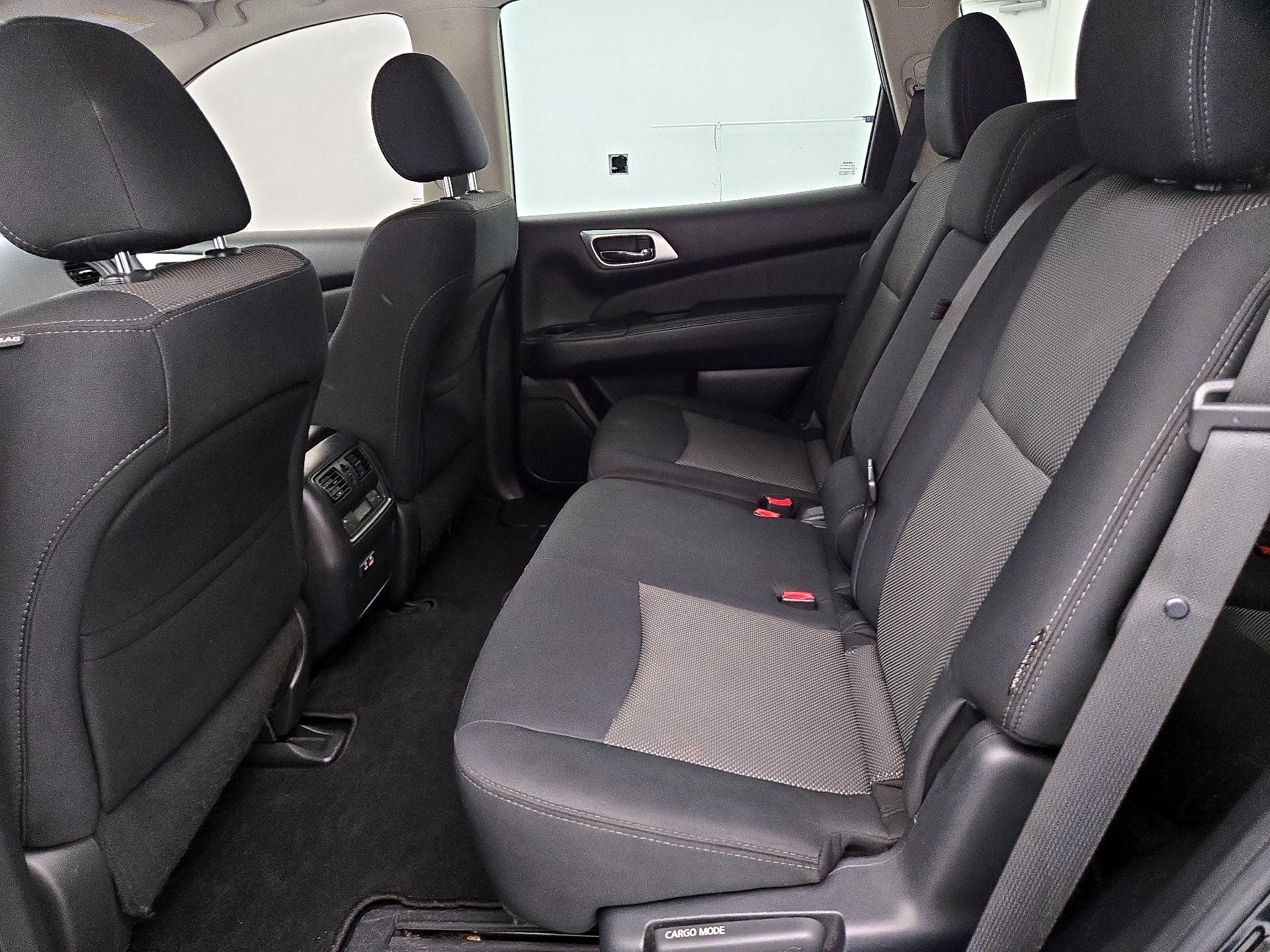 Thumbnail: 2020 Nissan Pathfinder - 19