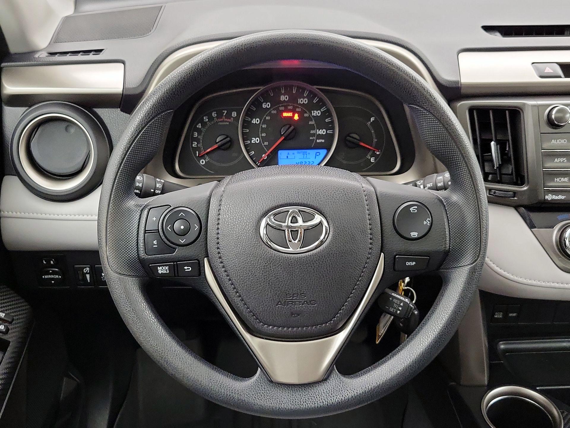Thumbnail: 2015 Toyota RAV4 - 10