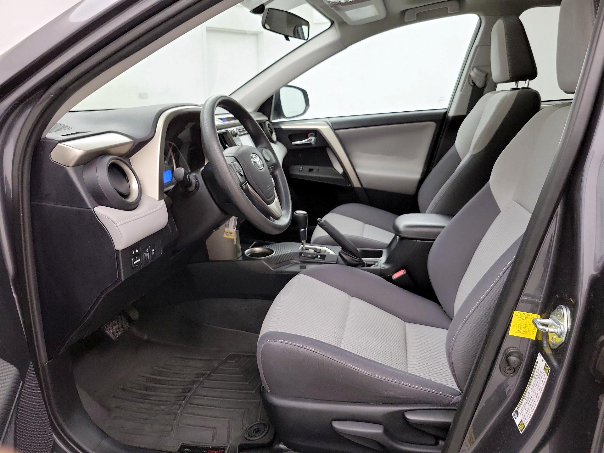 Thumbnail: 2015 Toyota RAV4 - 11