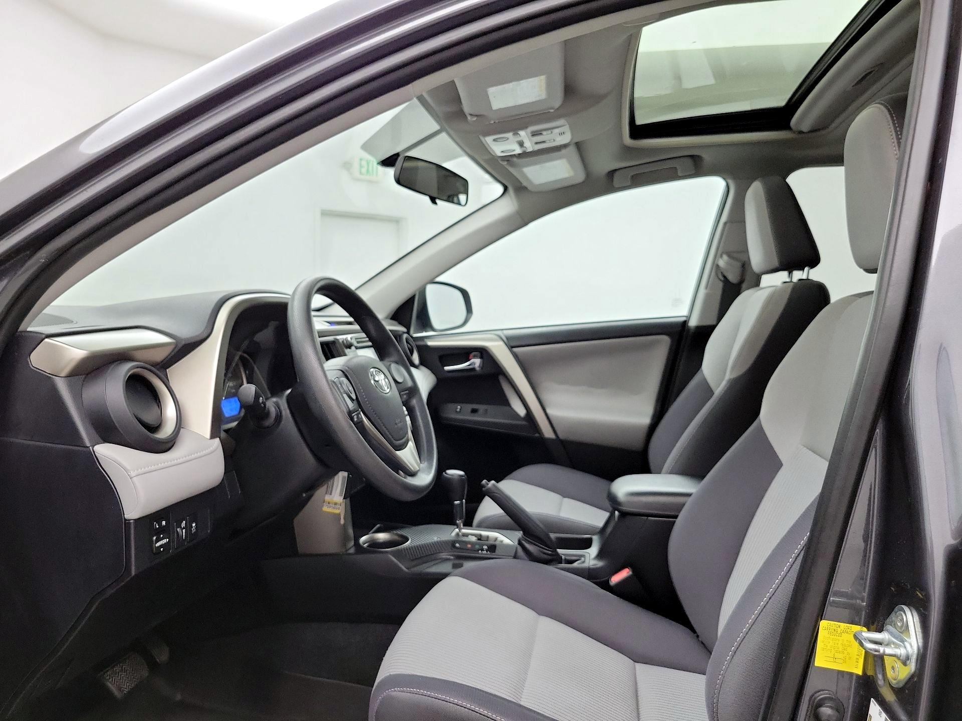 Thumbnail: 2015 Toyota RAV4 - 20