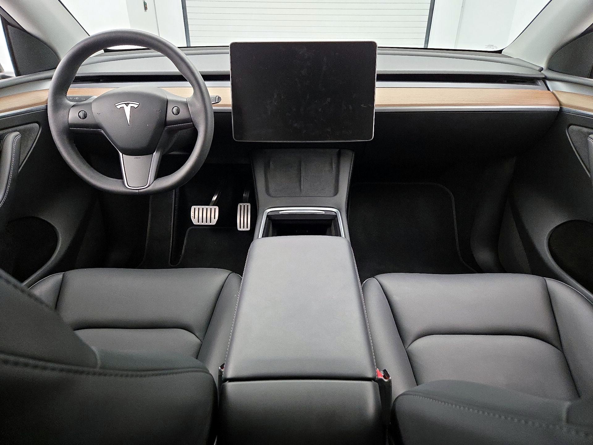 Thumbnail: 2023 Tesla Model Y - 9