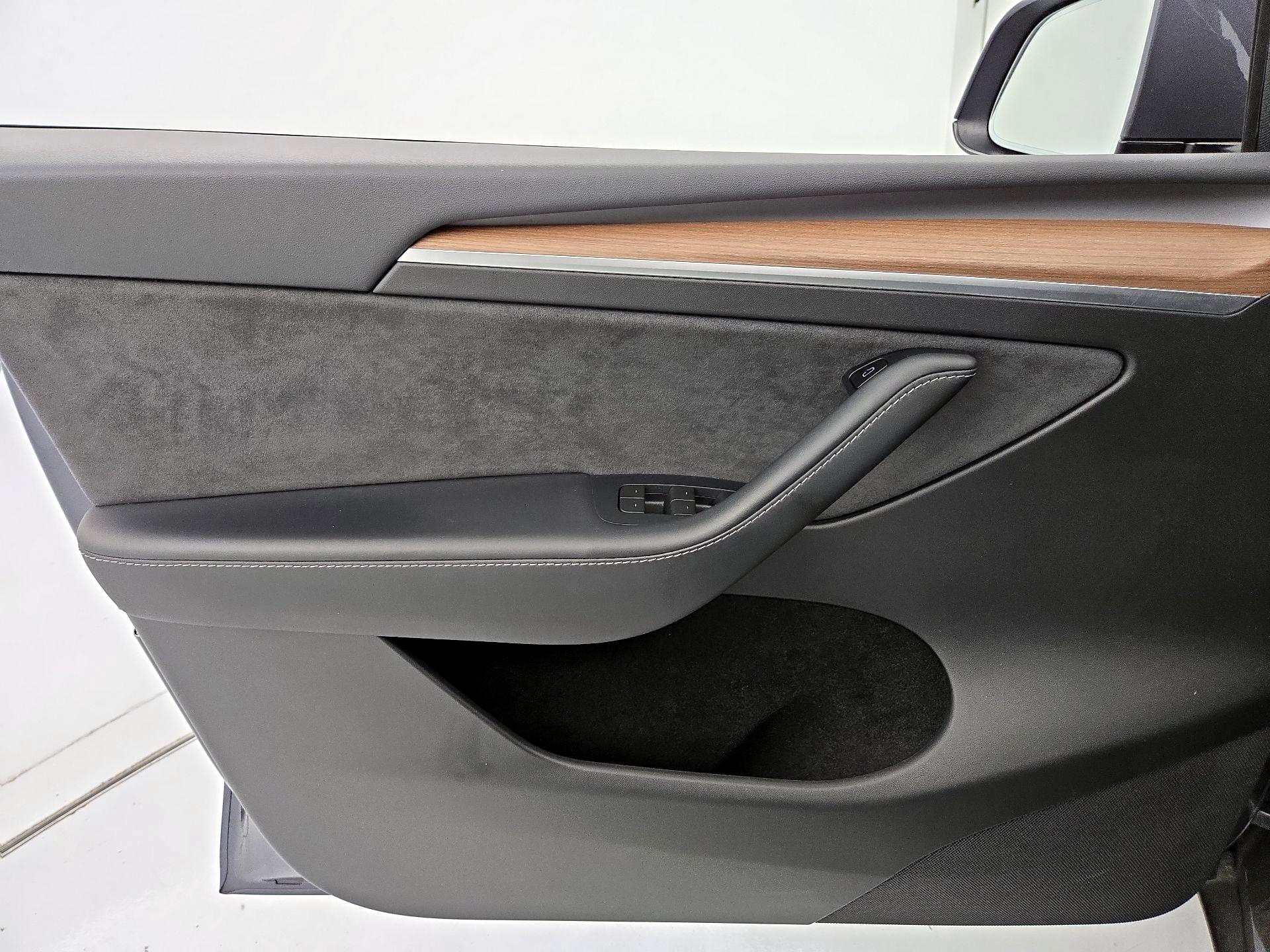 Thumbnail: 2023 Tesla Model Y - 12