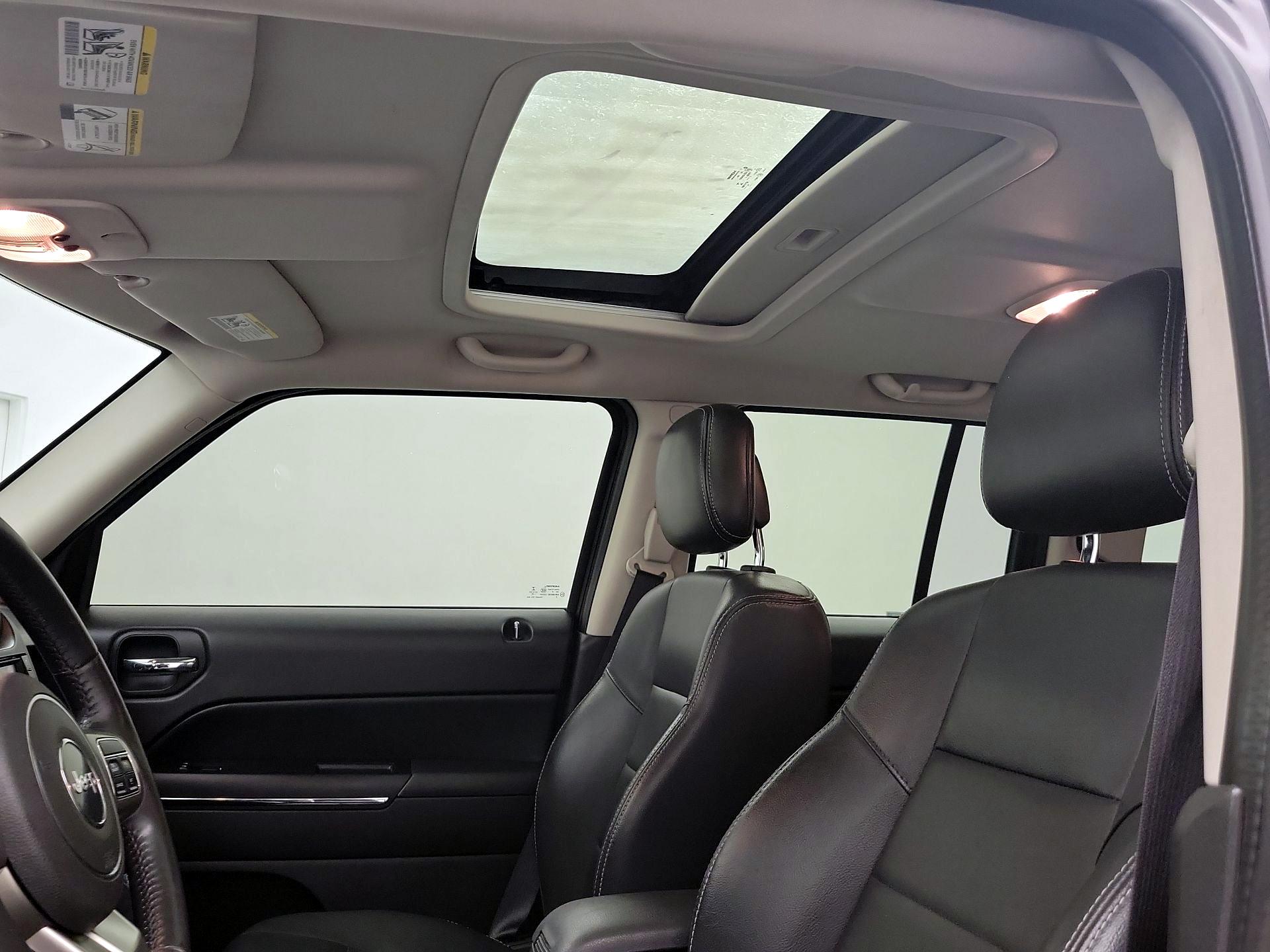Thumbnail: 2015 Jeep Patriot - 17