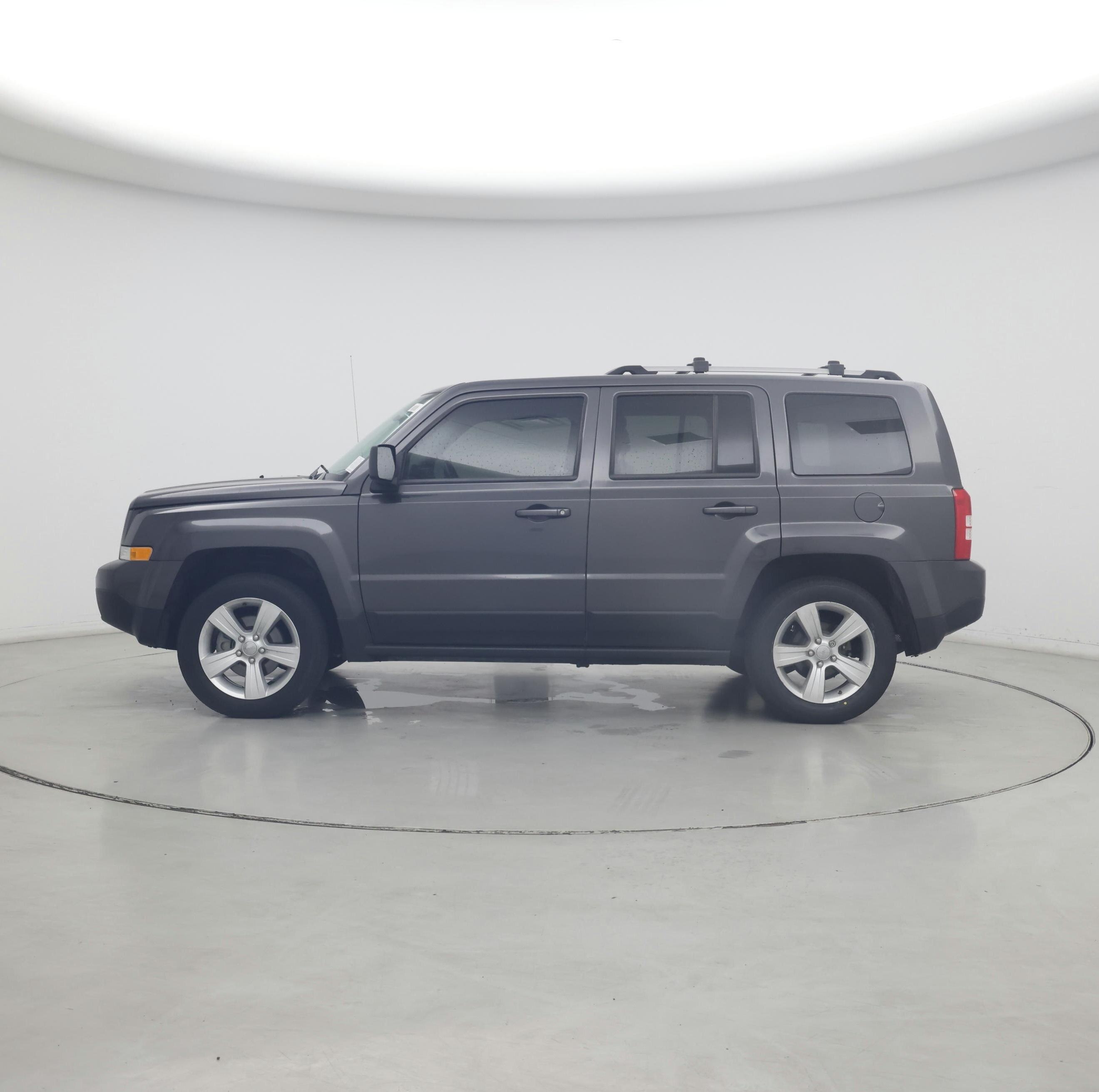 Thumbnail: 2015 Jeep Patriot - 3