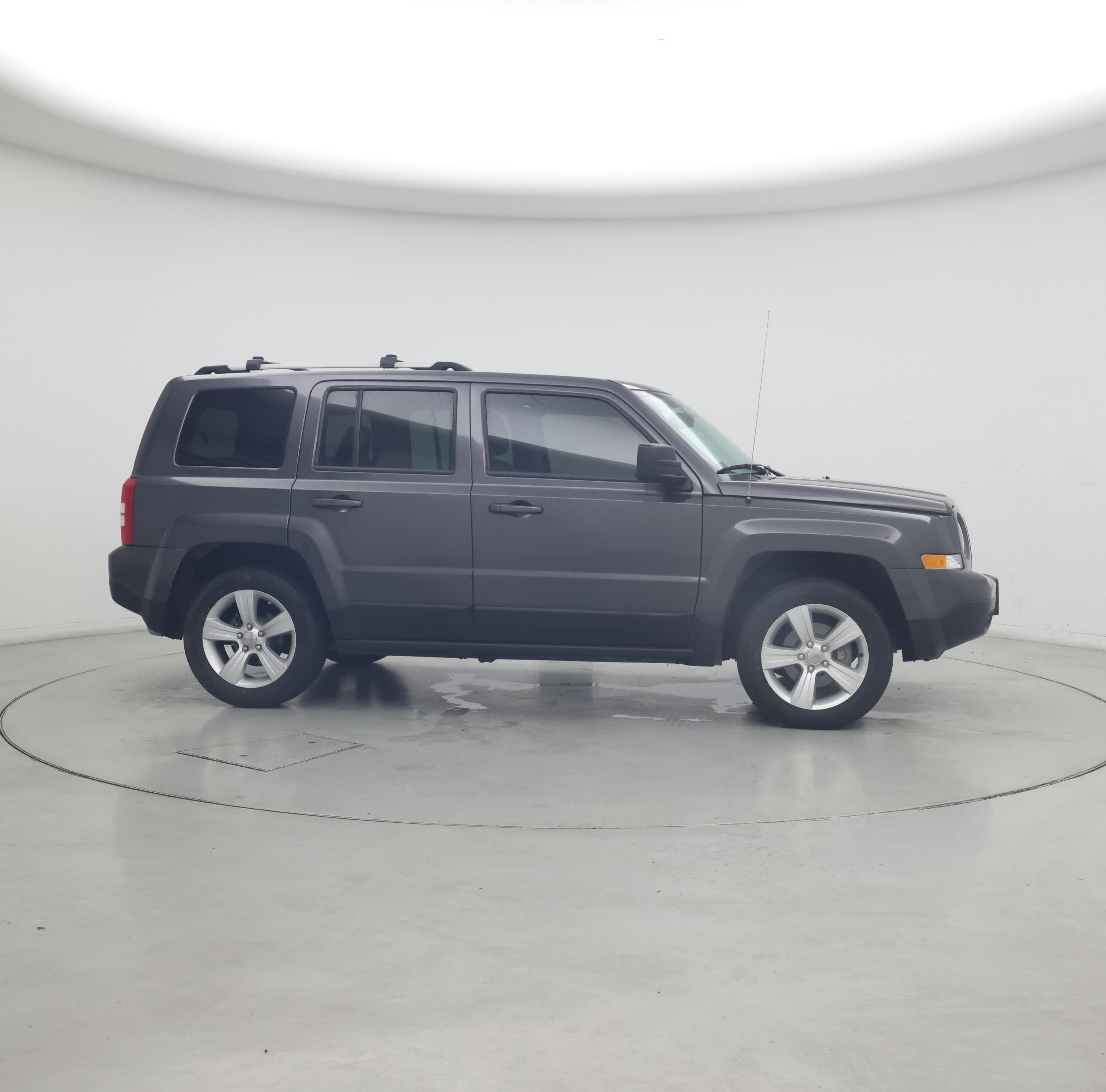 Thumbnail: 2015 Jeep Patriot - 7