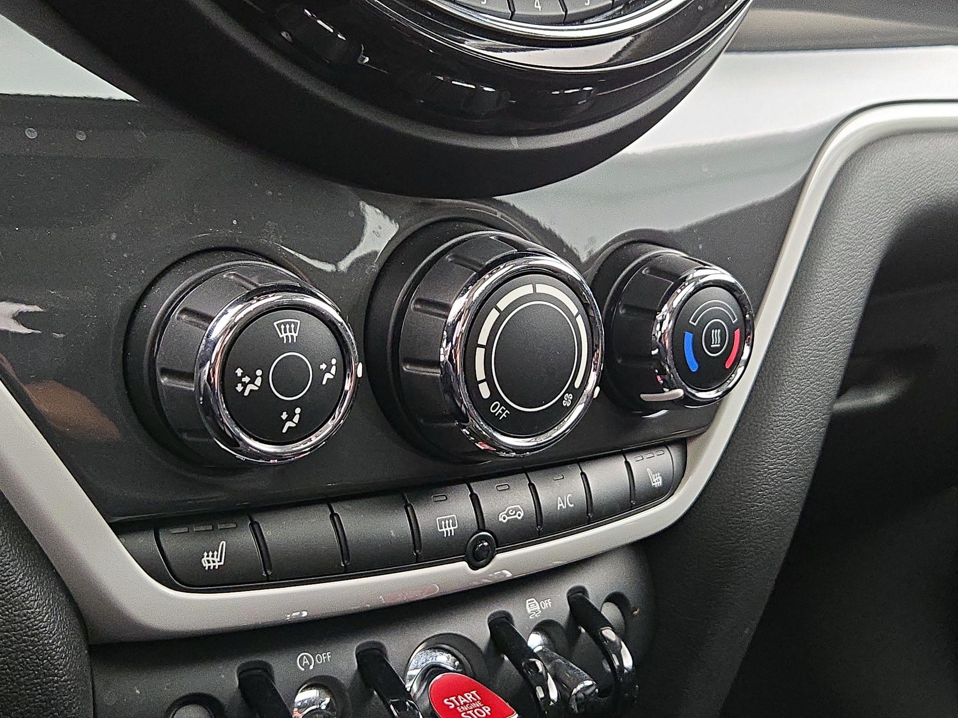 Thumbnail: 2019 MINI Cooper Countryman - 16