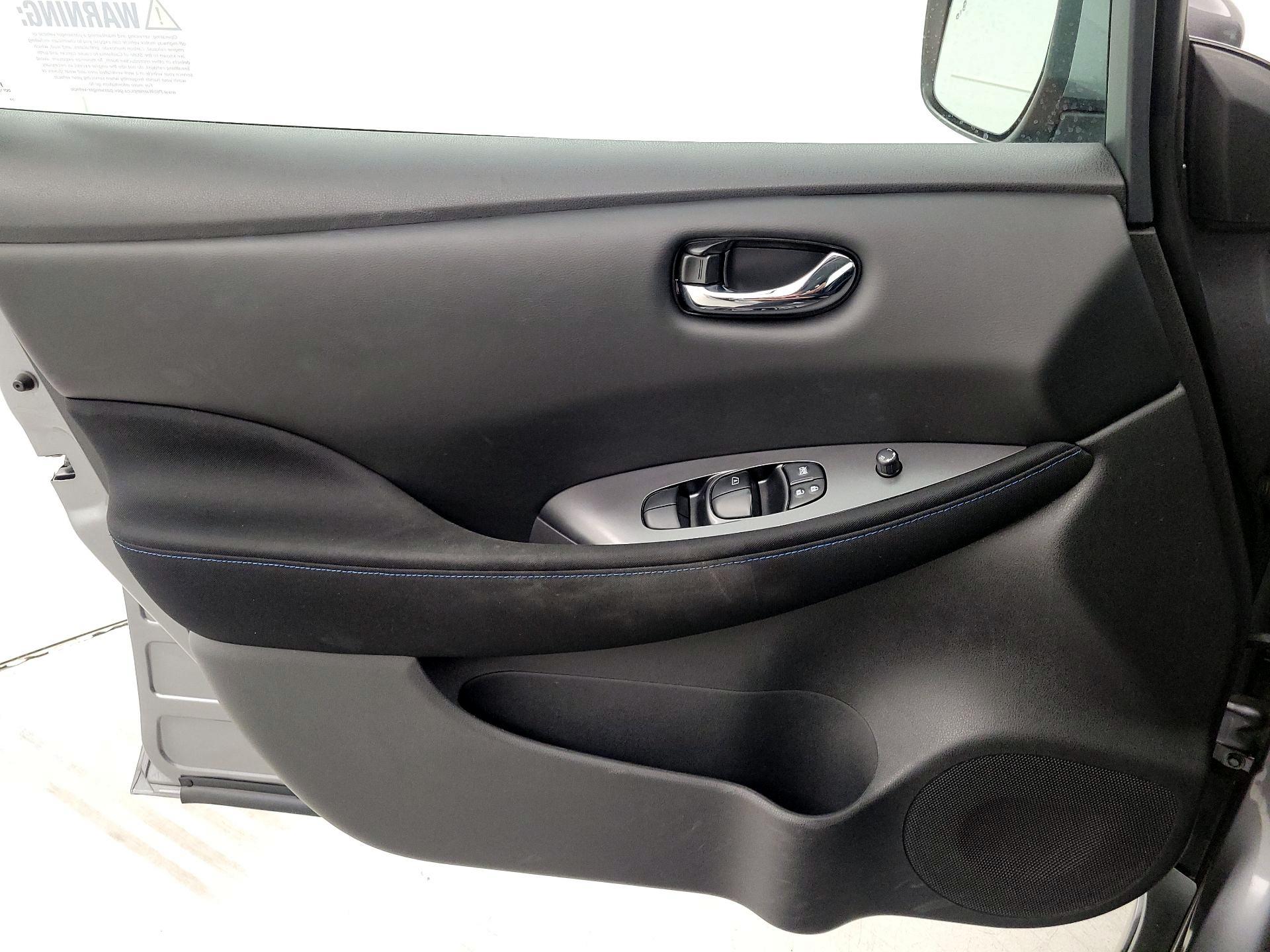 Thumbnail: 2022 Nissan Leaf - 12