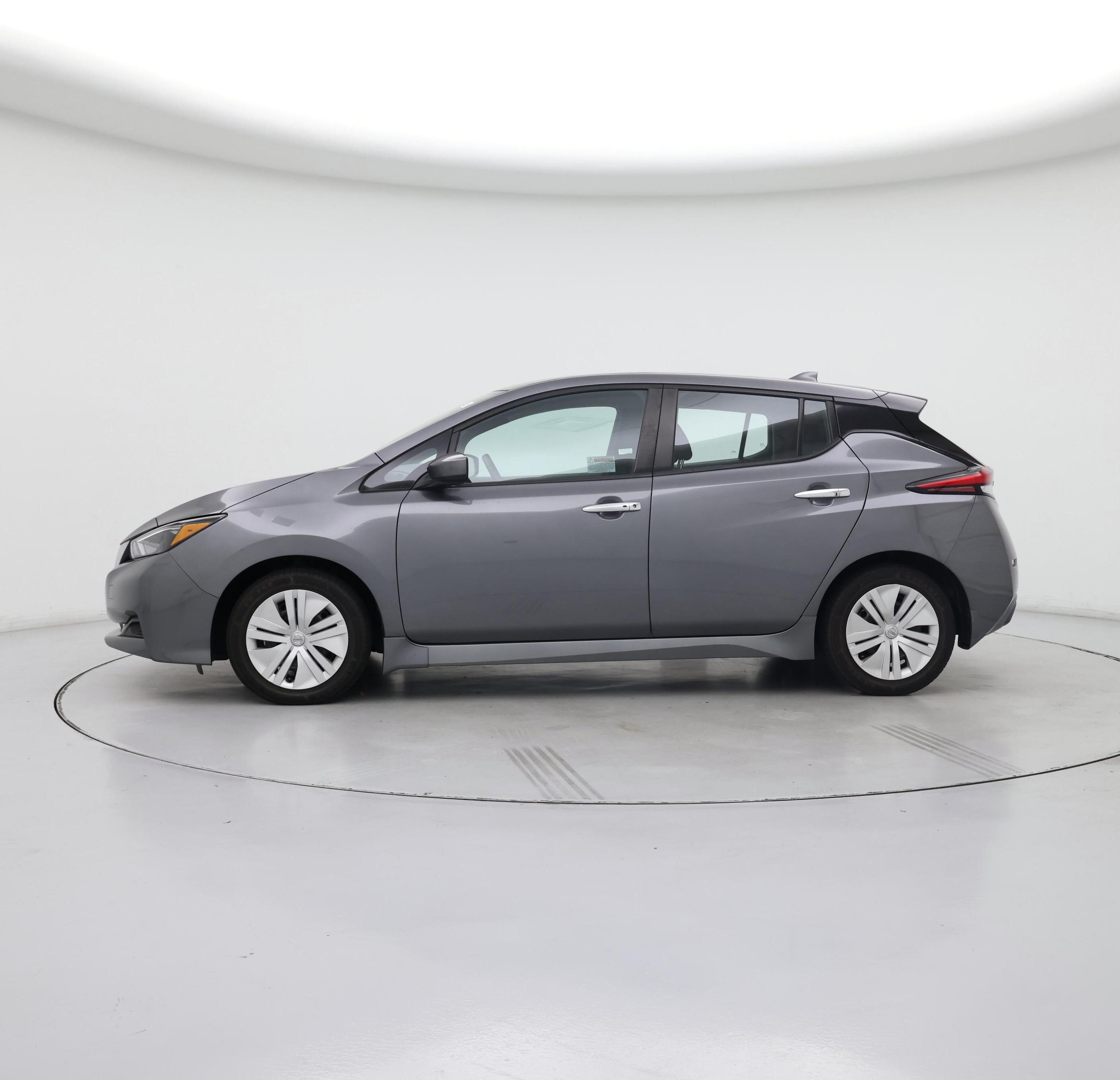 Thumbnail: 2022 Nissan Leaf - 3