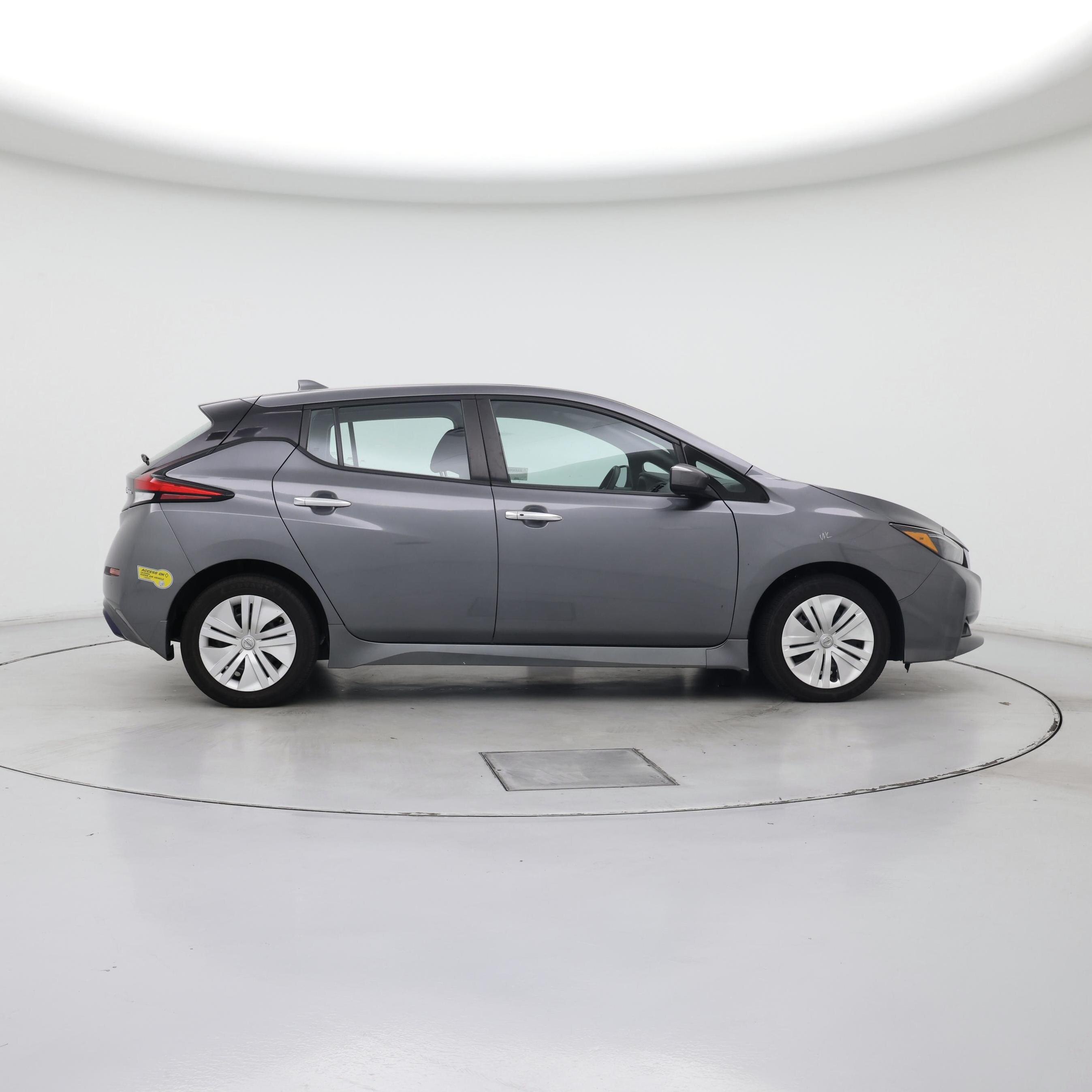 Thumbnail: 2022 Nissan Leaf - 7