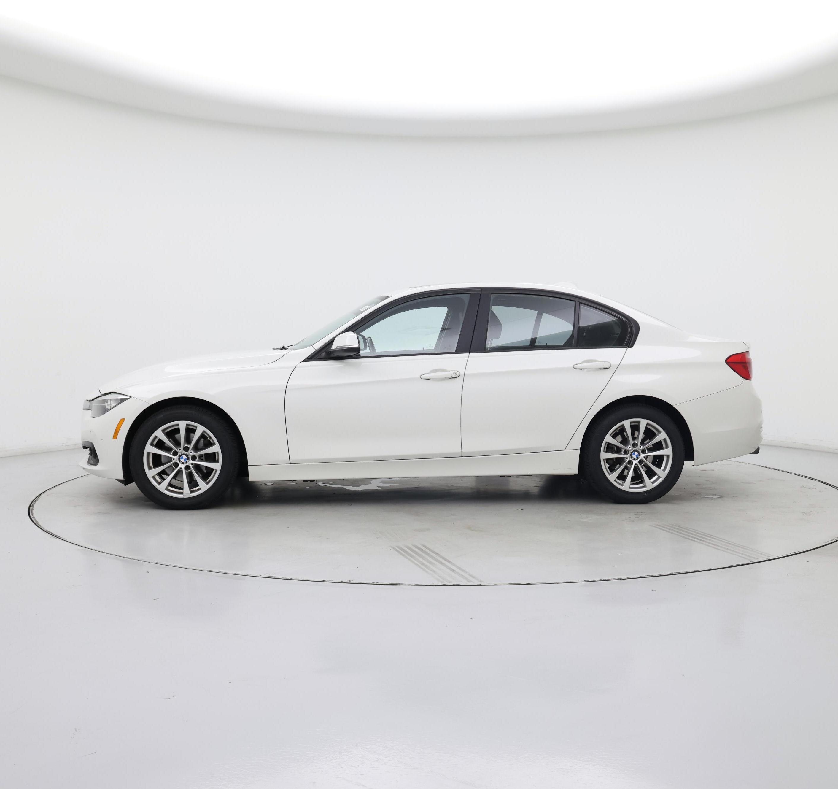 Thumbnail: 2017 BMW 3 Series - 3