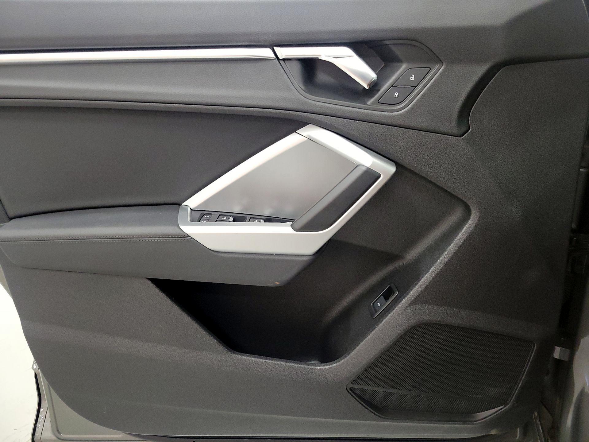 Thumbnail: 2020 Audi Q3 - 12