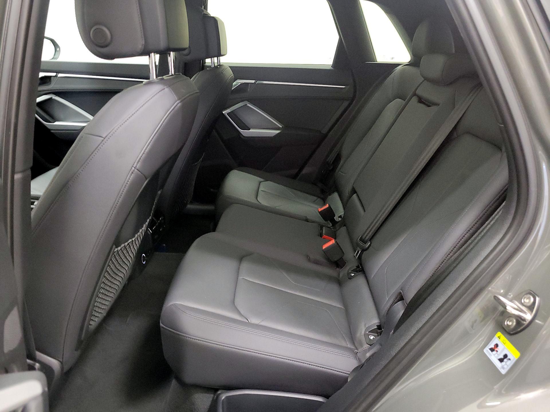 Thumbnail: 2020 Audi Q3 - 20