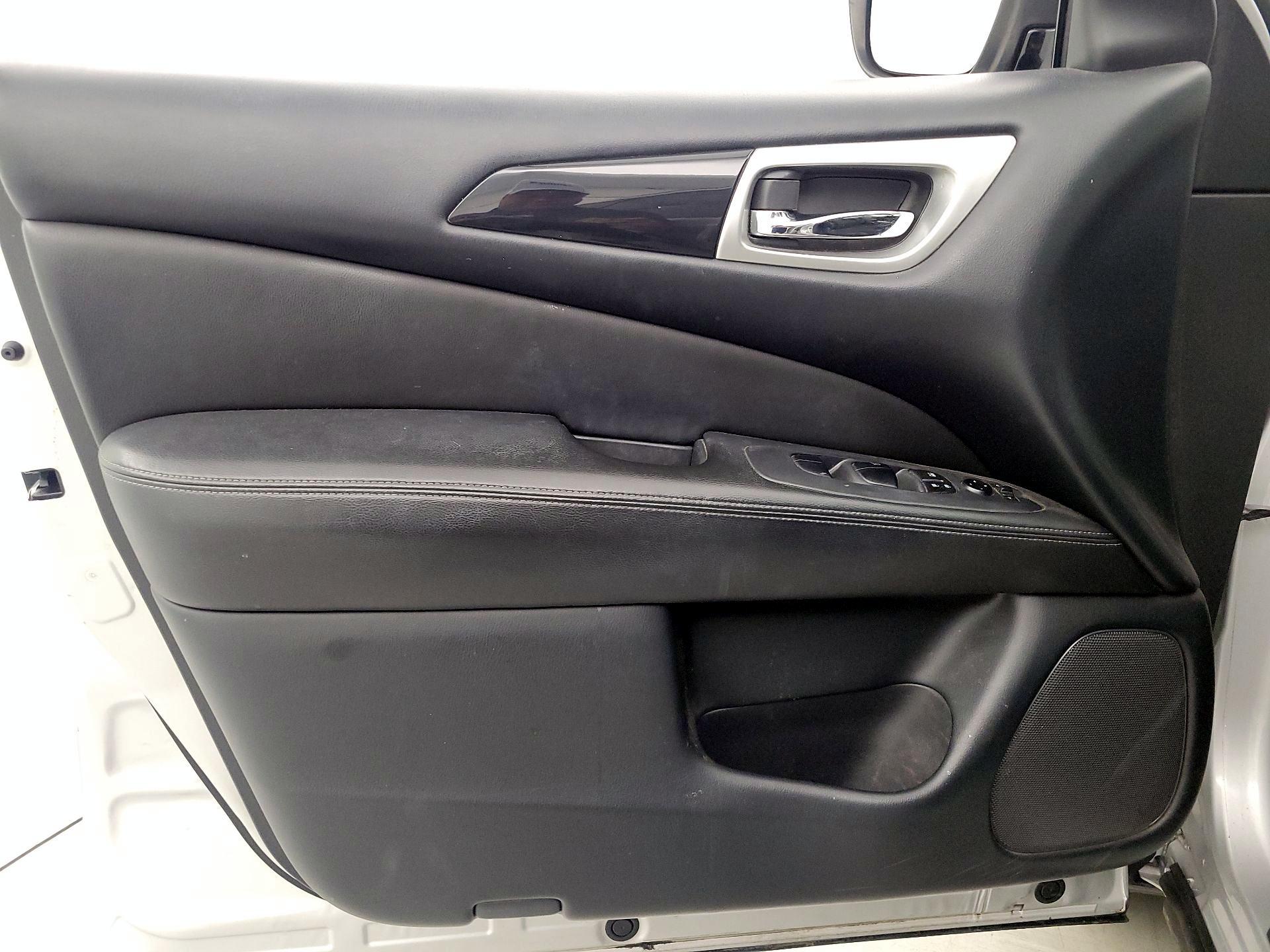 Thumbnail: 2019 Nissan Pathfinder - 12