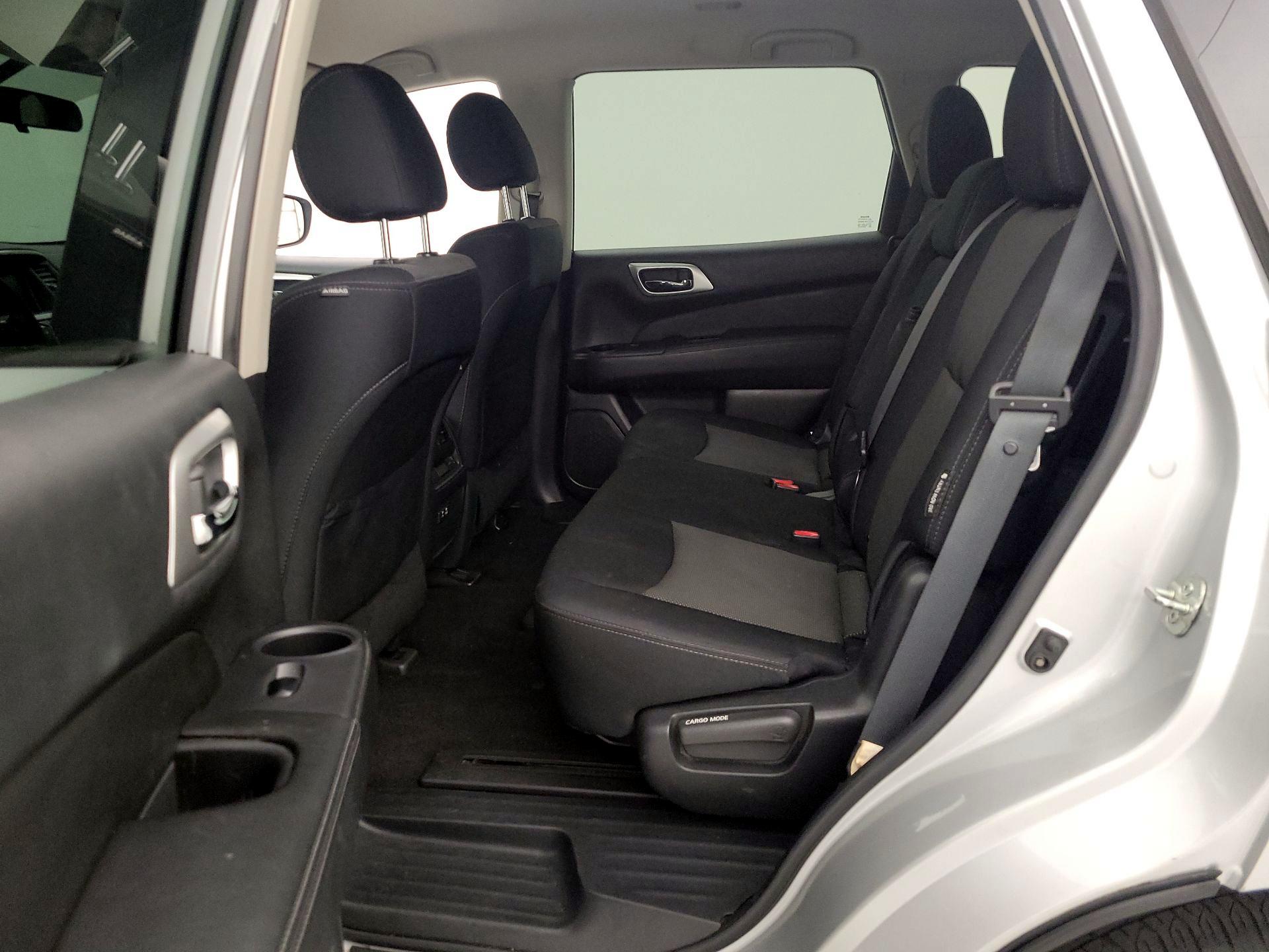 Thumbnail: 2019 Nissan Pathfinder - 19