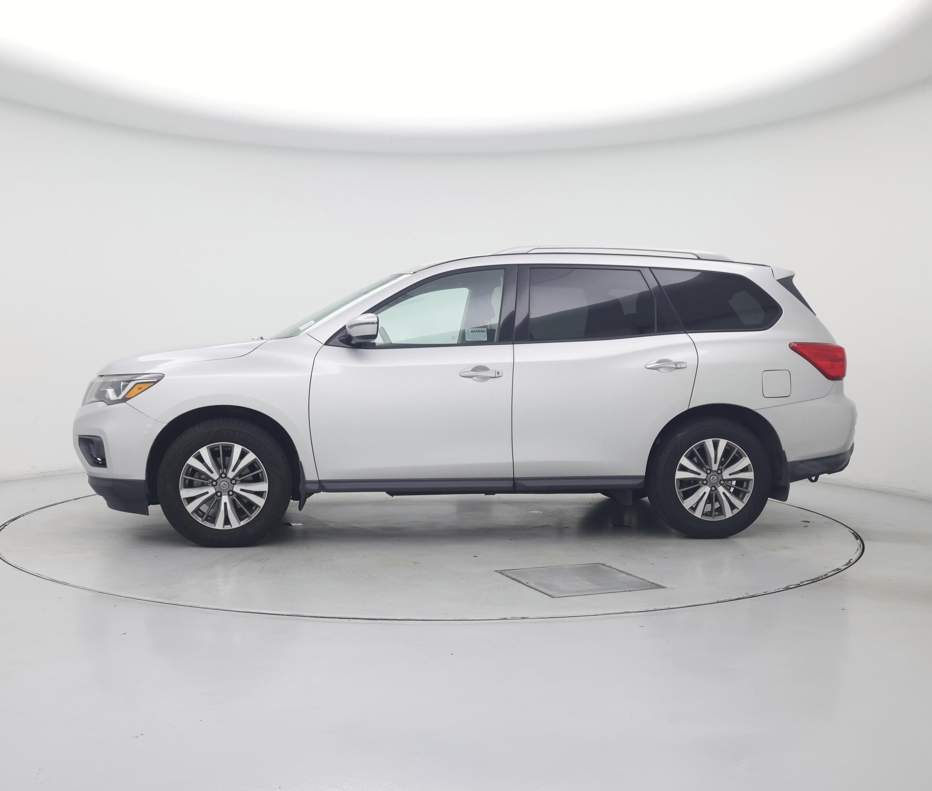 Thumbnail: 2019 Nissan Pathfinder - 3