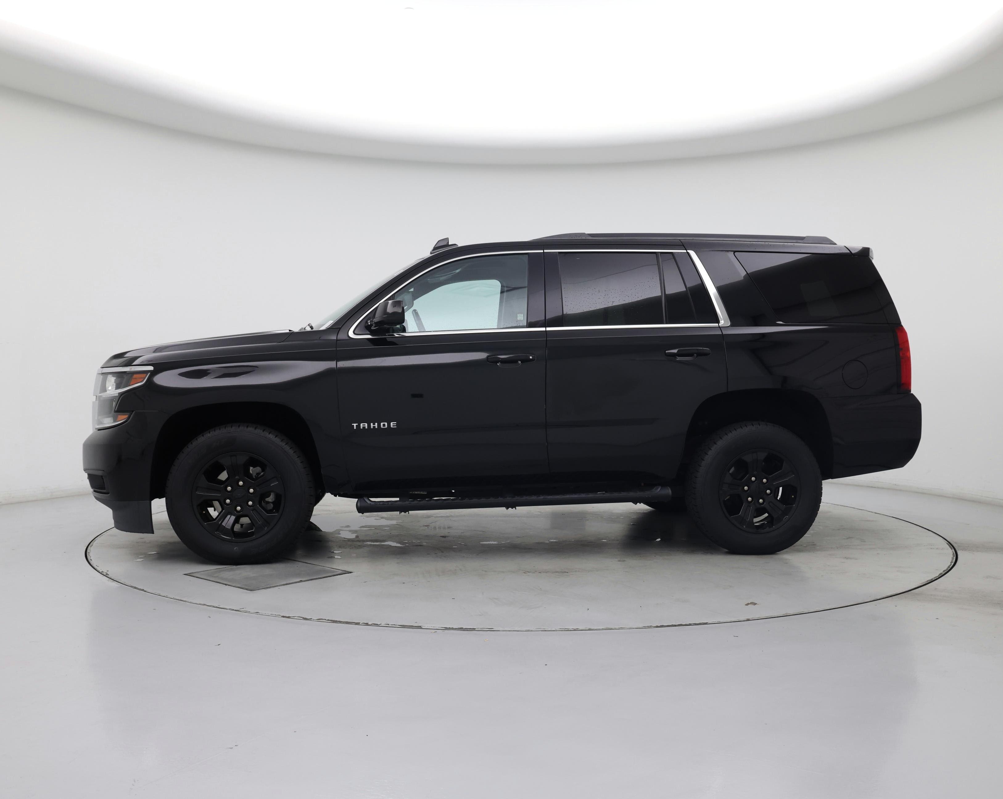 Thumbnail: 2019 Chevrolet Tahoe - 3