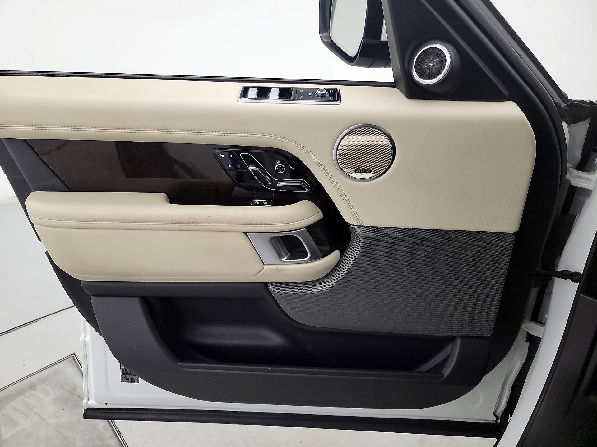 Thumbnail: 2020 Land Rover Range Rover - 12