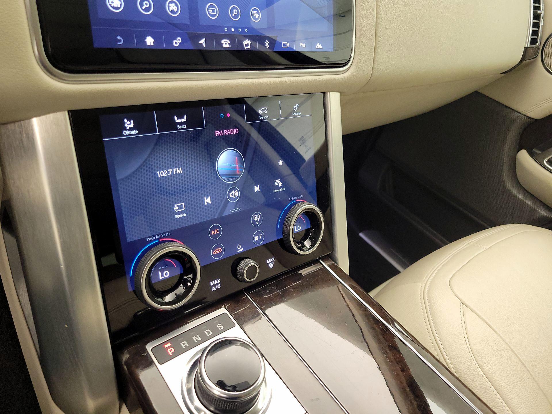 Thumbnail: 2020 Land Rover Range Rover - 16